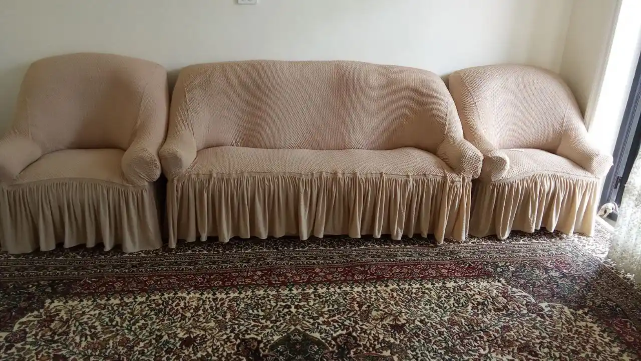 Divan va kreslolar uchun universal g‘iloflar to‘plami