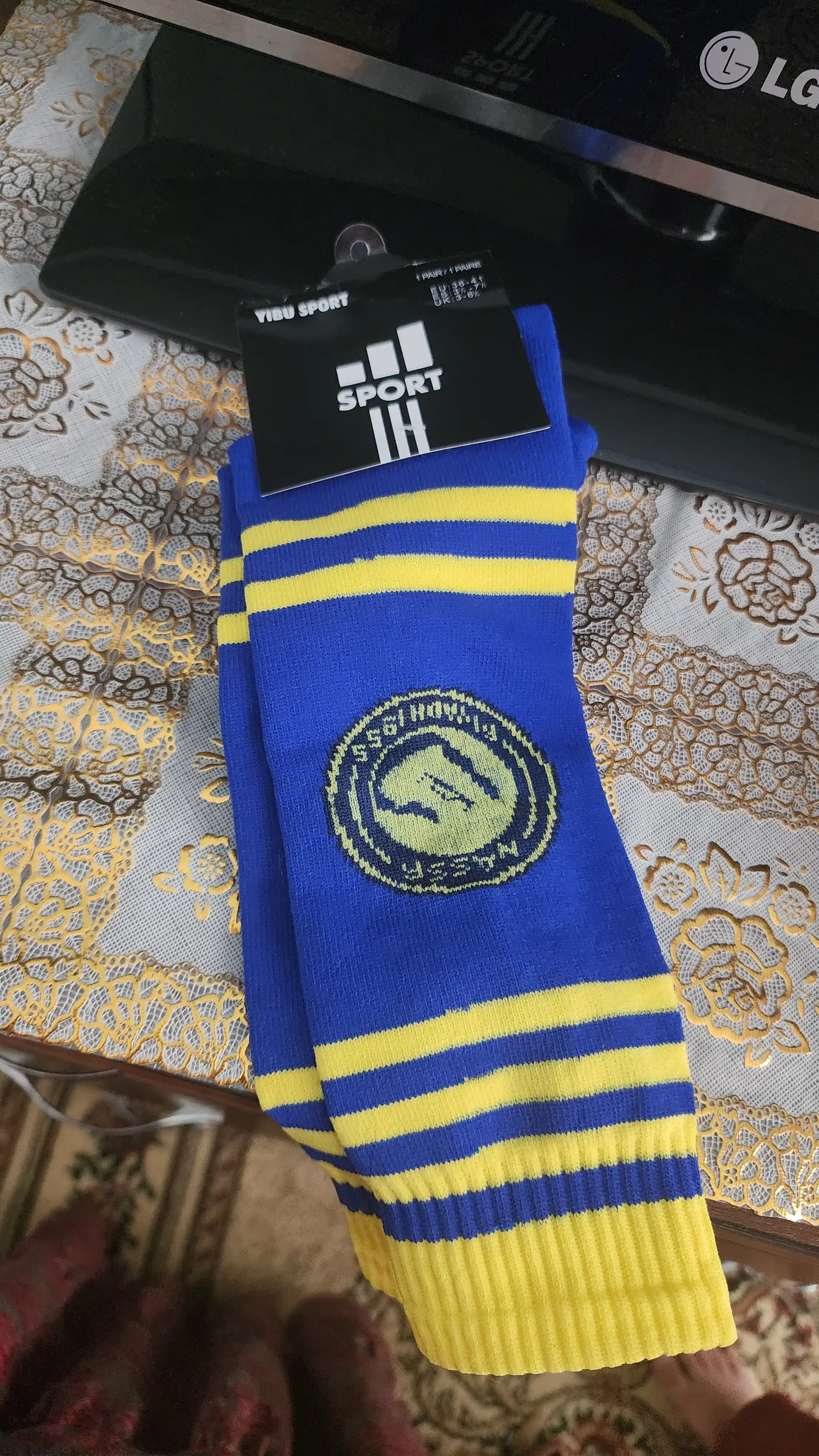 Futbol getrilari, paypoqlari. 34-41 Gacha. Maktab uchun