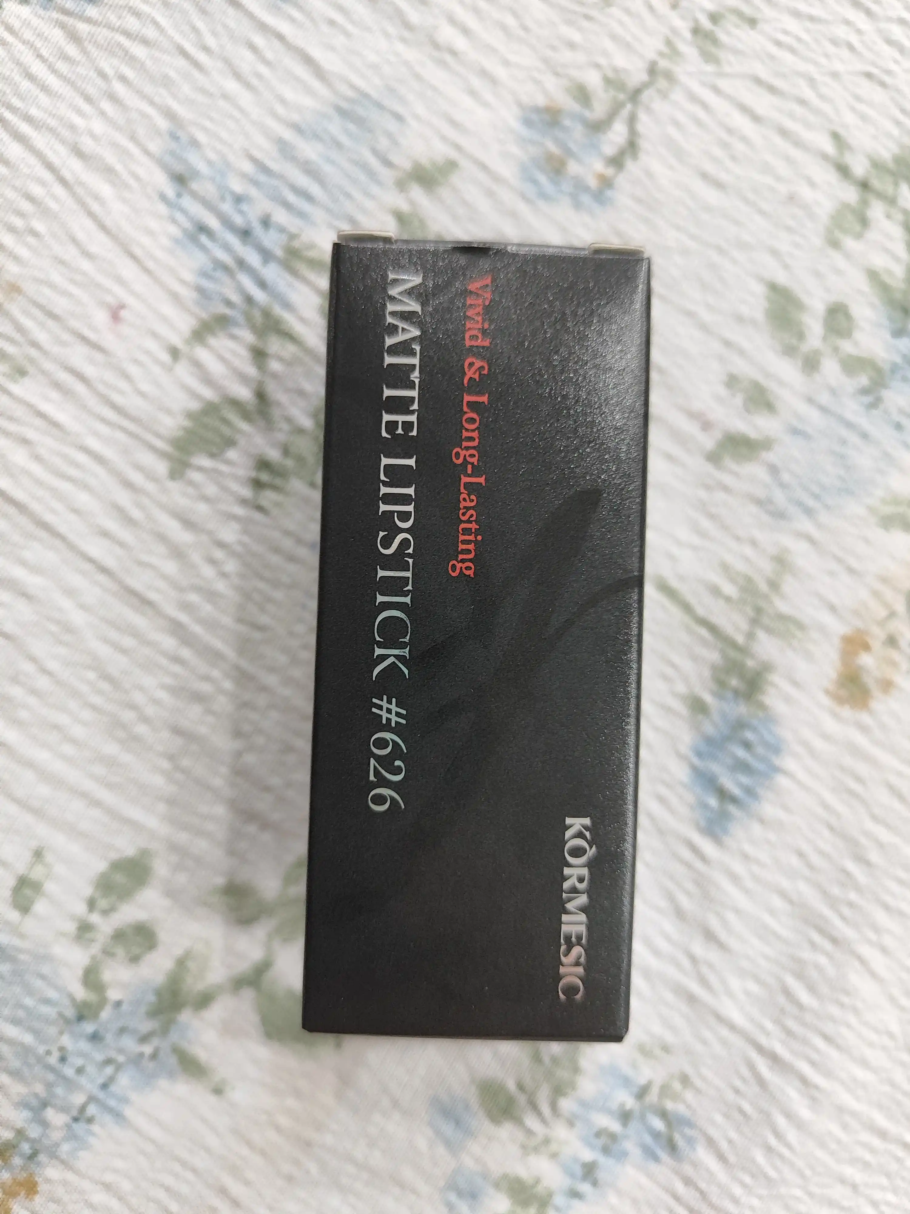 Baxmal tusli xira lab bo‘yog‘i, 4 xil rangda, 4 g
