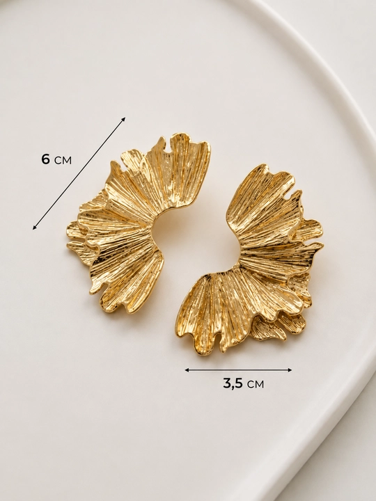 Серьги Golden Spark – элегантный блеск на каждый день