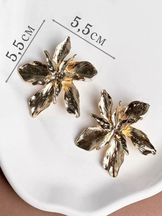 Серьги Golden Spark – элегантный блеск на каждый день