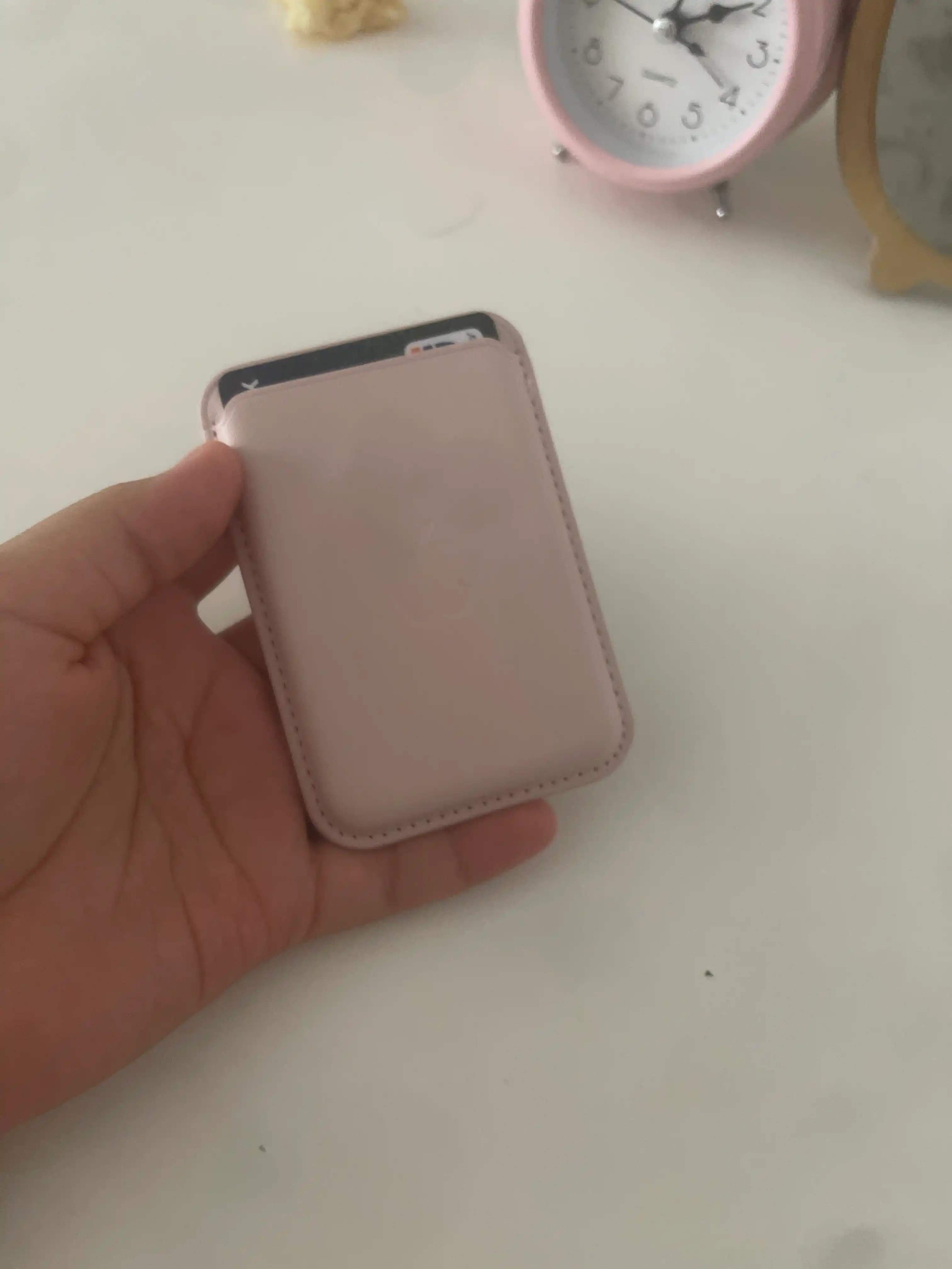 IPhone uchun MagSafe kartxolder, bank kartalari uchun