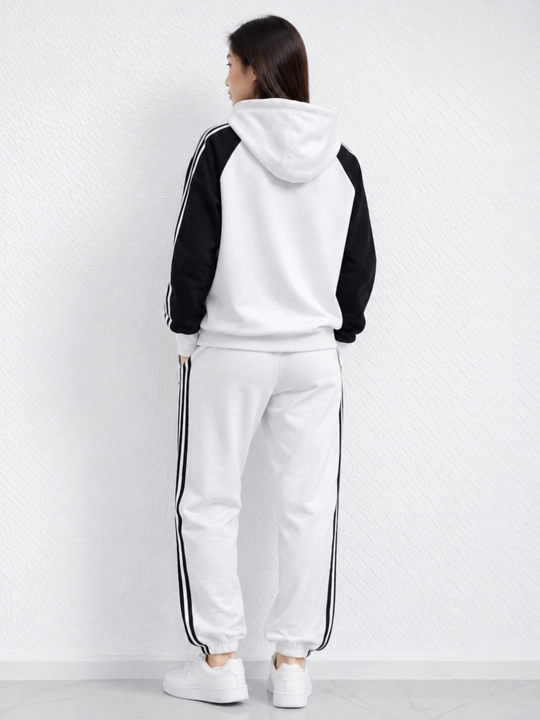 Ayollar sport kostyumi oq qora, kapyushonli, zamokli, shimli komplekt