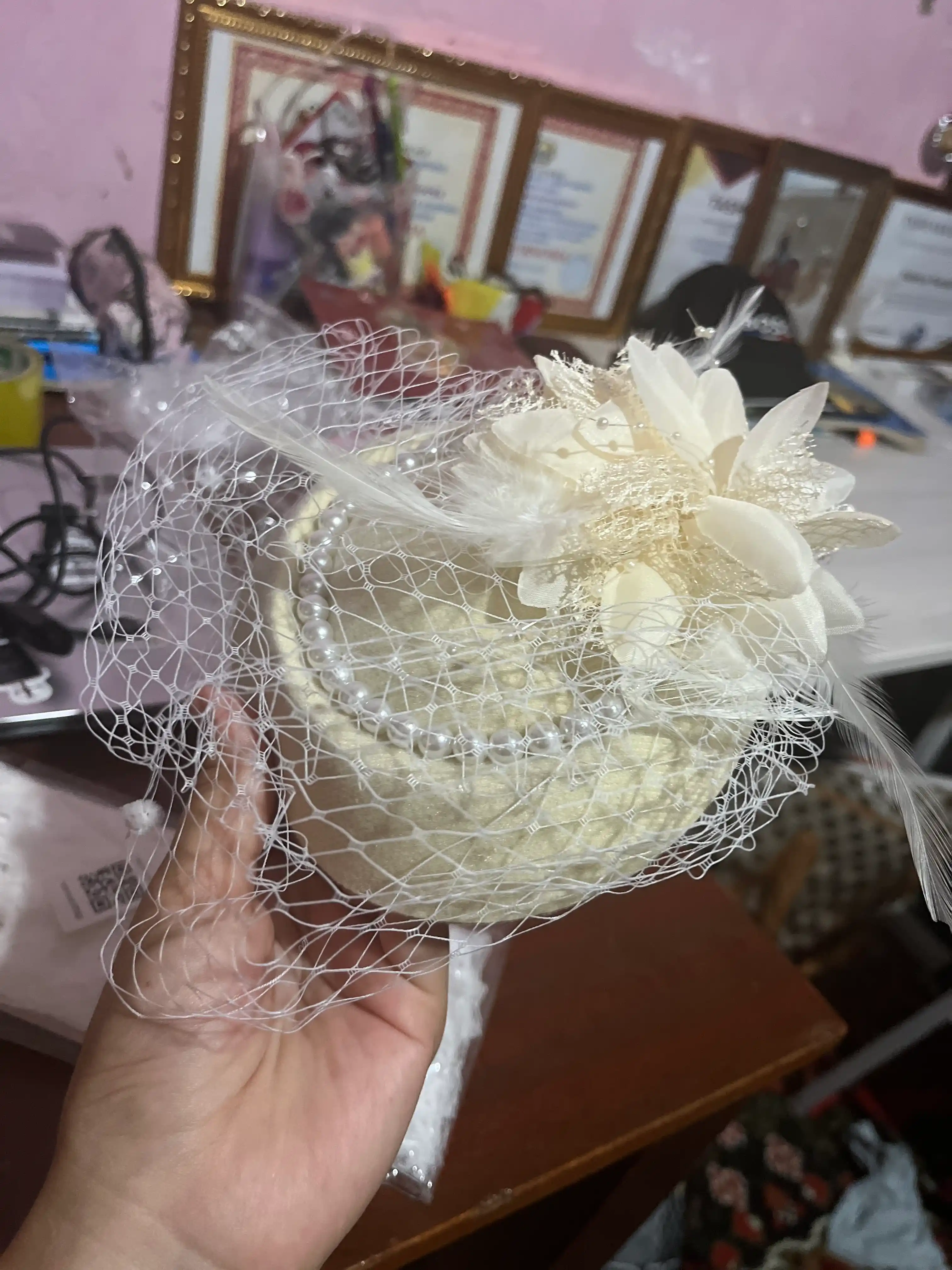 Ayollar uchun nafis fascinator shlyapacha
