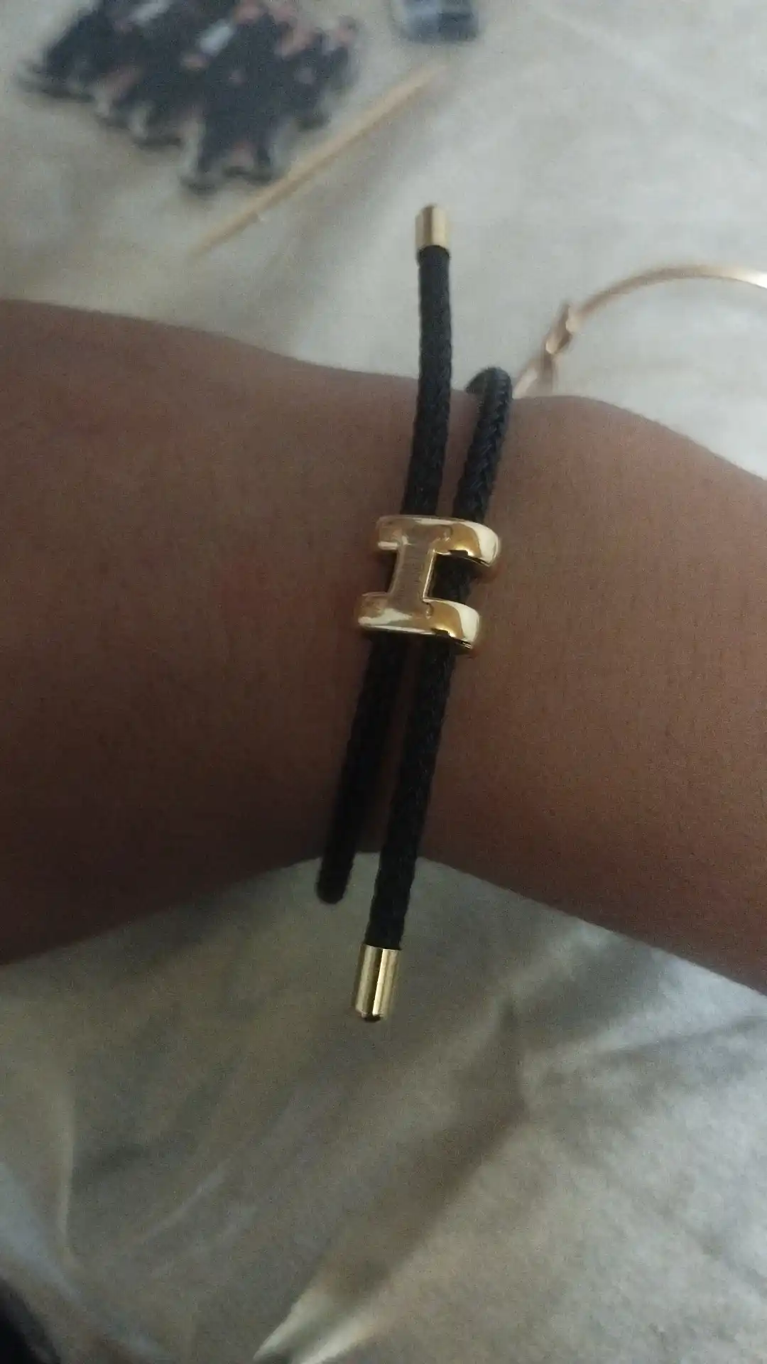 Элегантный и современный браслет Hermès