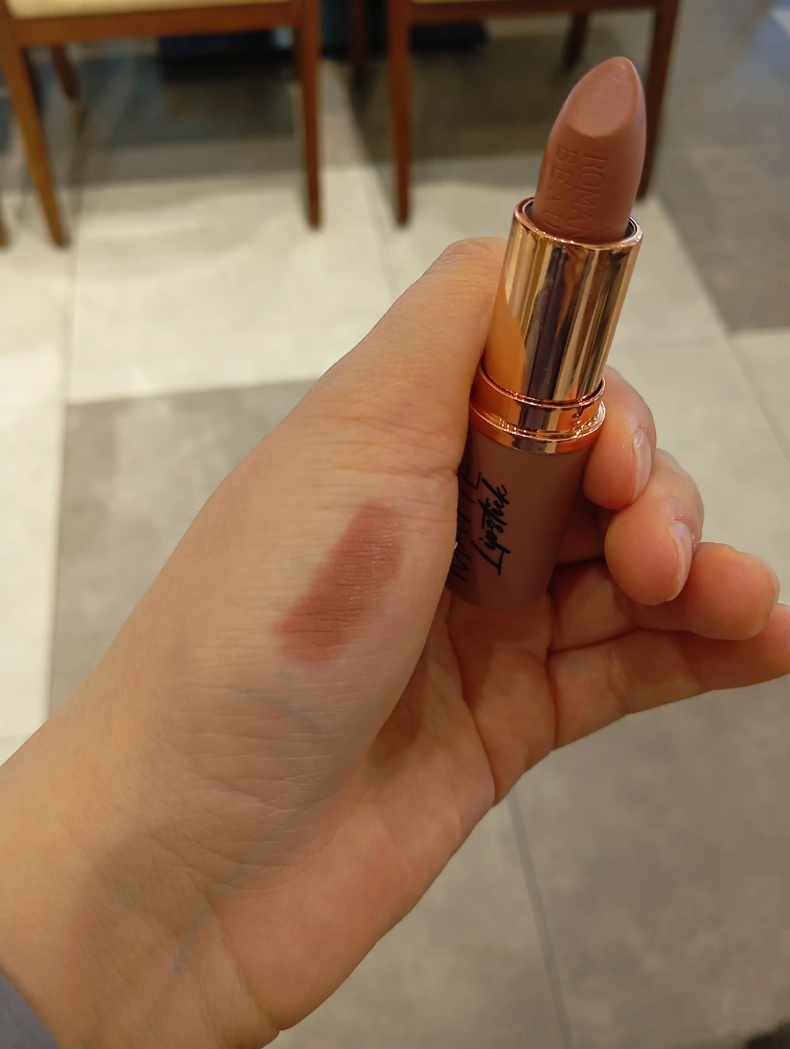 Матовая помада для губ Romantic Beauty нюдовые оттенки