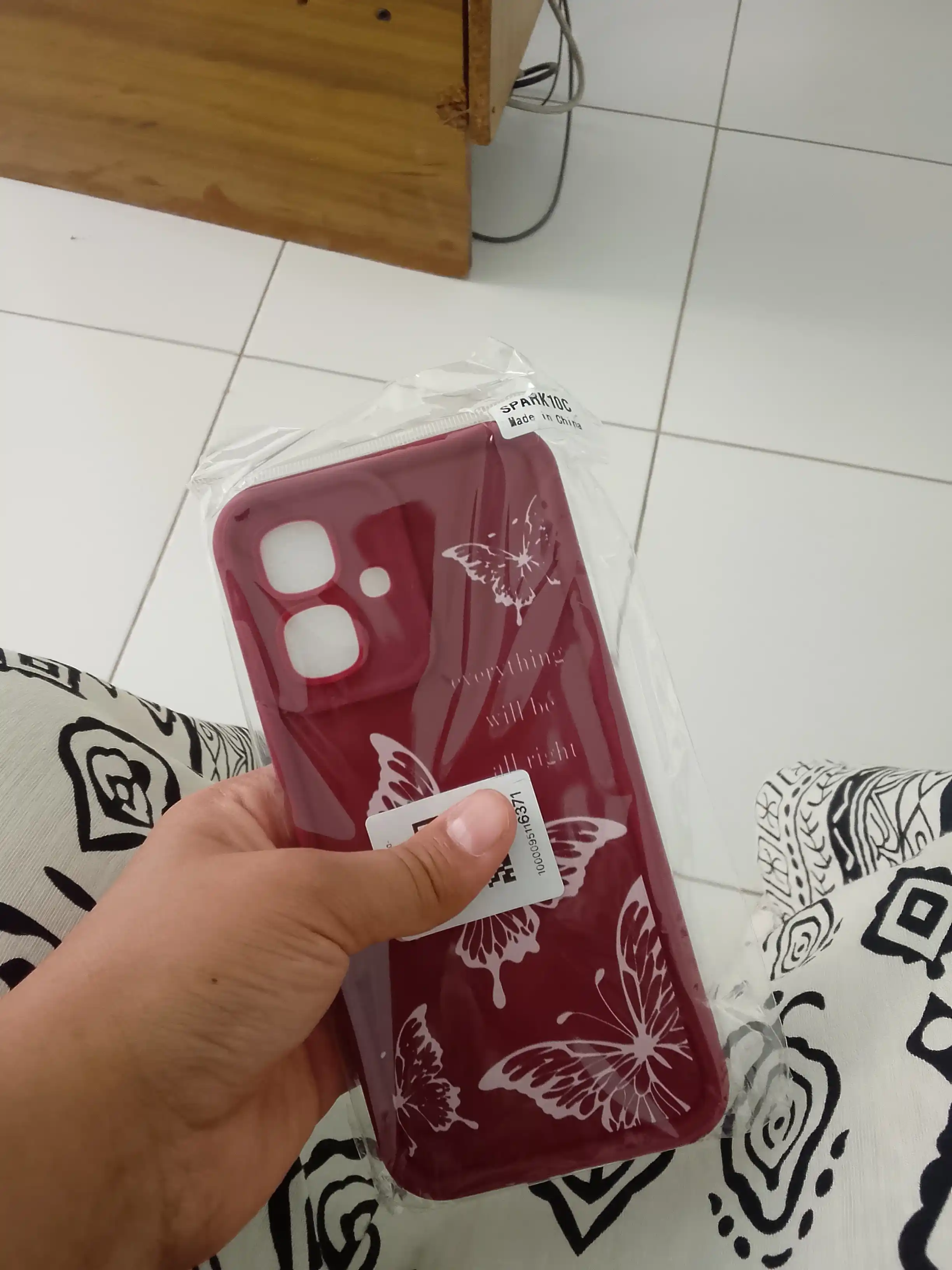 Infinix Smart 10, Tecno Spark Go 2 smartfoni uchun g‘ilof
