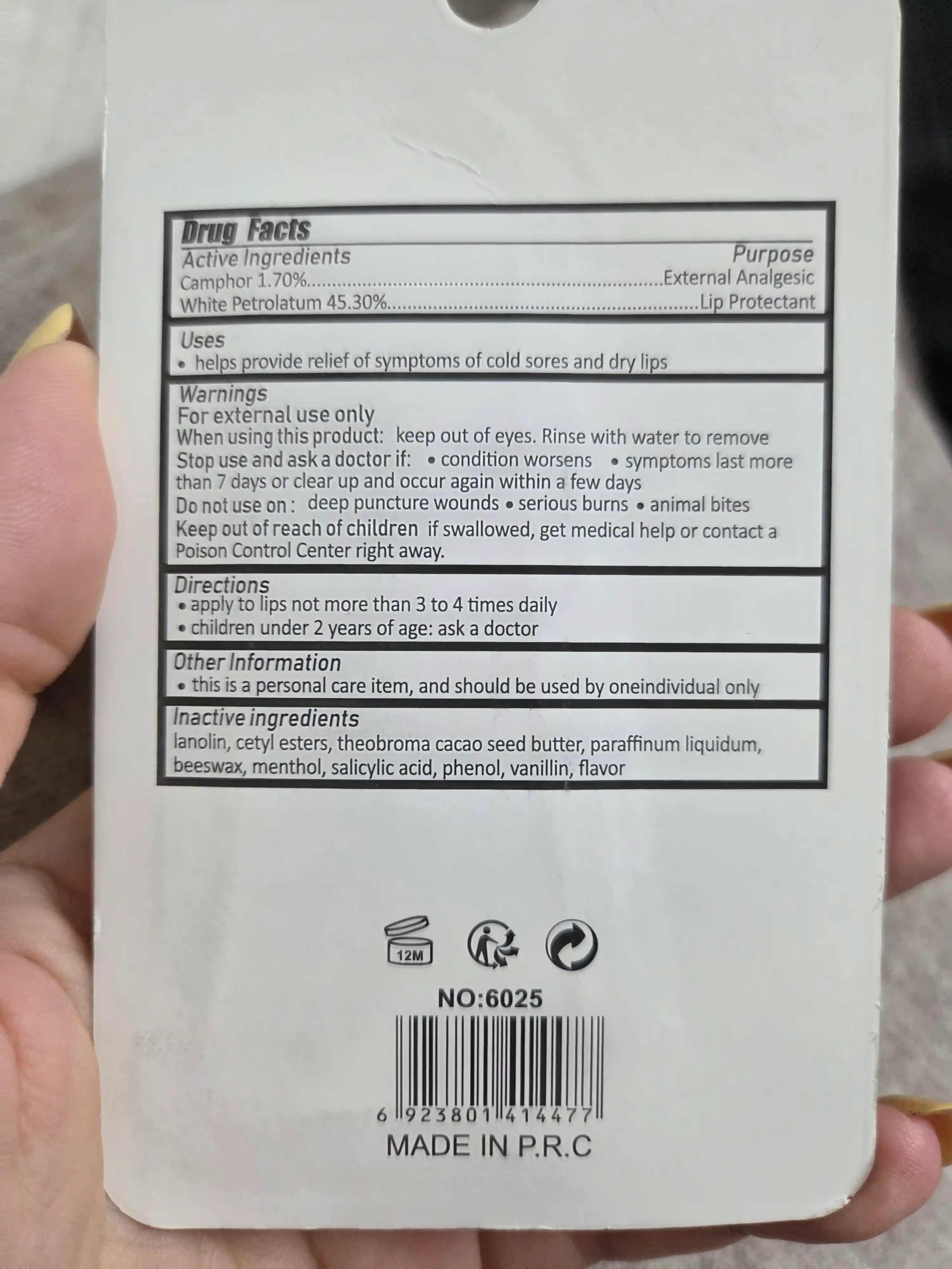Lablar uchun namlovchi balzam Carmex SPF 15, qulupnay, 10 g