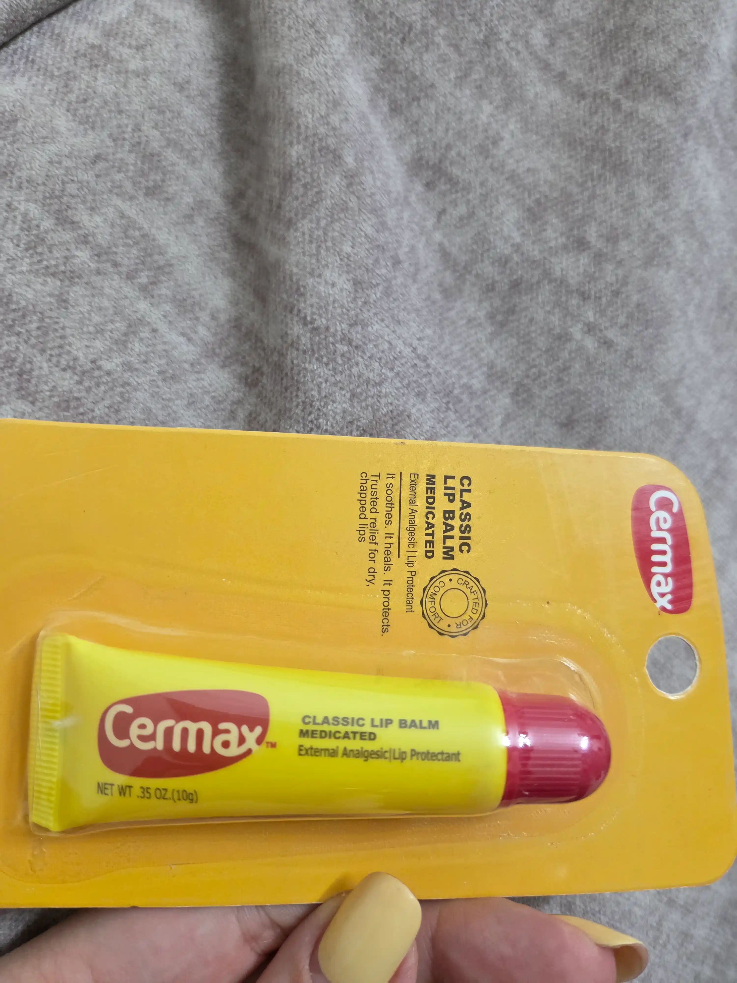 Lablar uchun namlovchi balzam Carmex SPF 15, qulupnay, 10 g