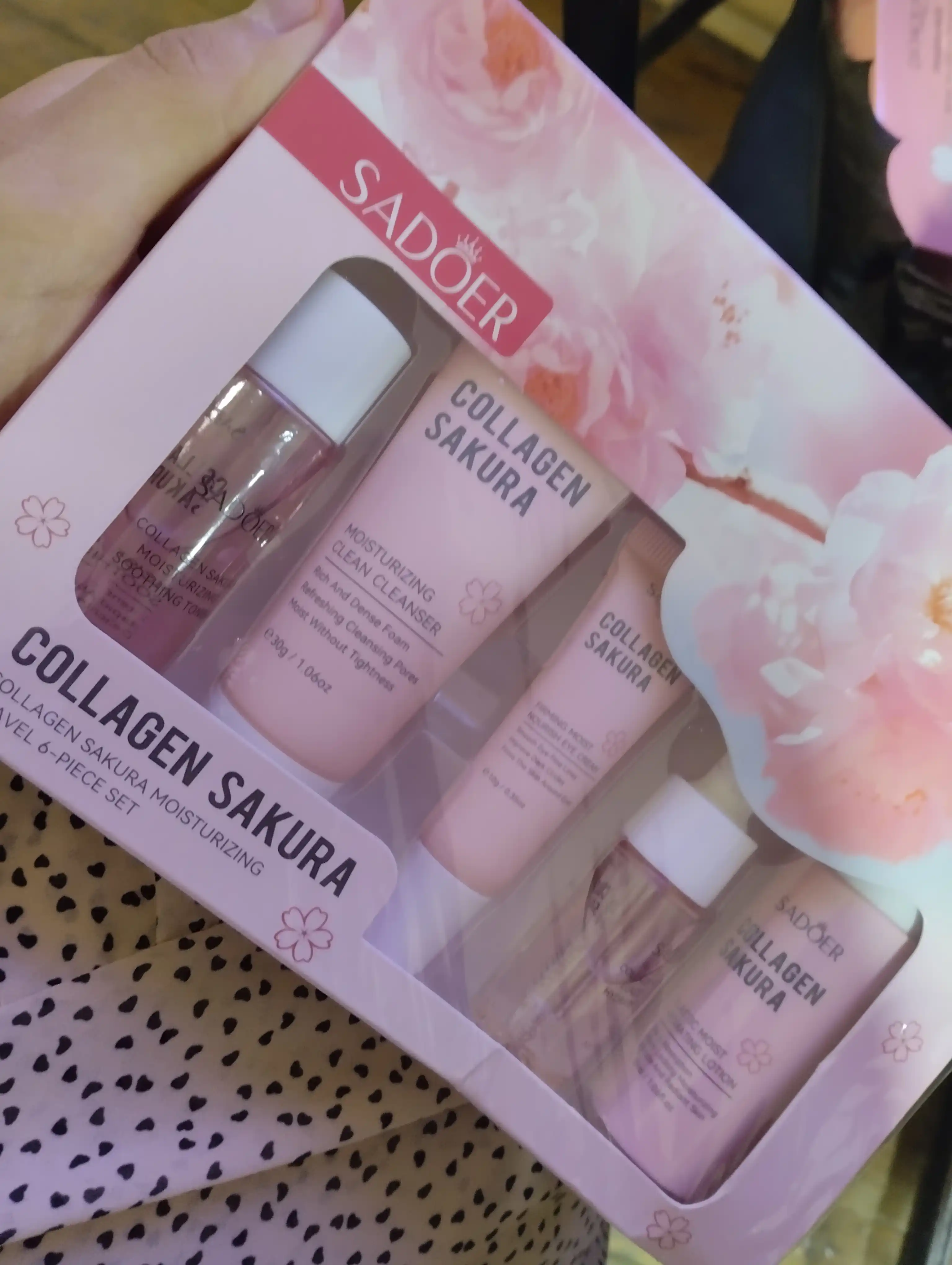 SADOER Collagen Sakura yuz parvarishi to‘plami 6 dona, kollagen va sakura ekstrakti bilan