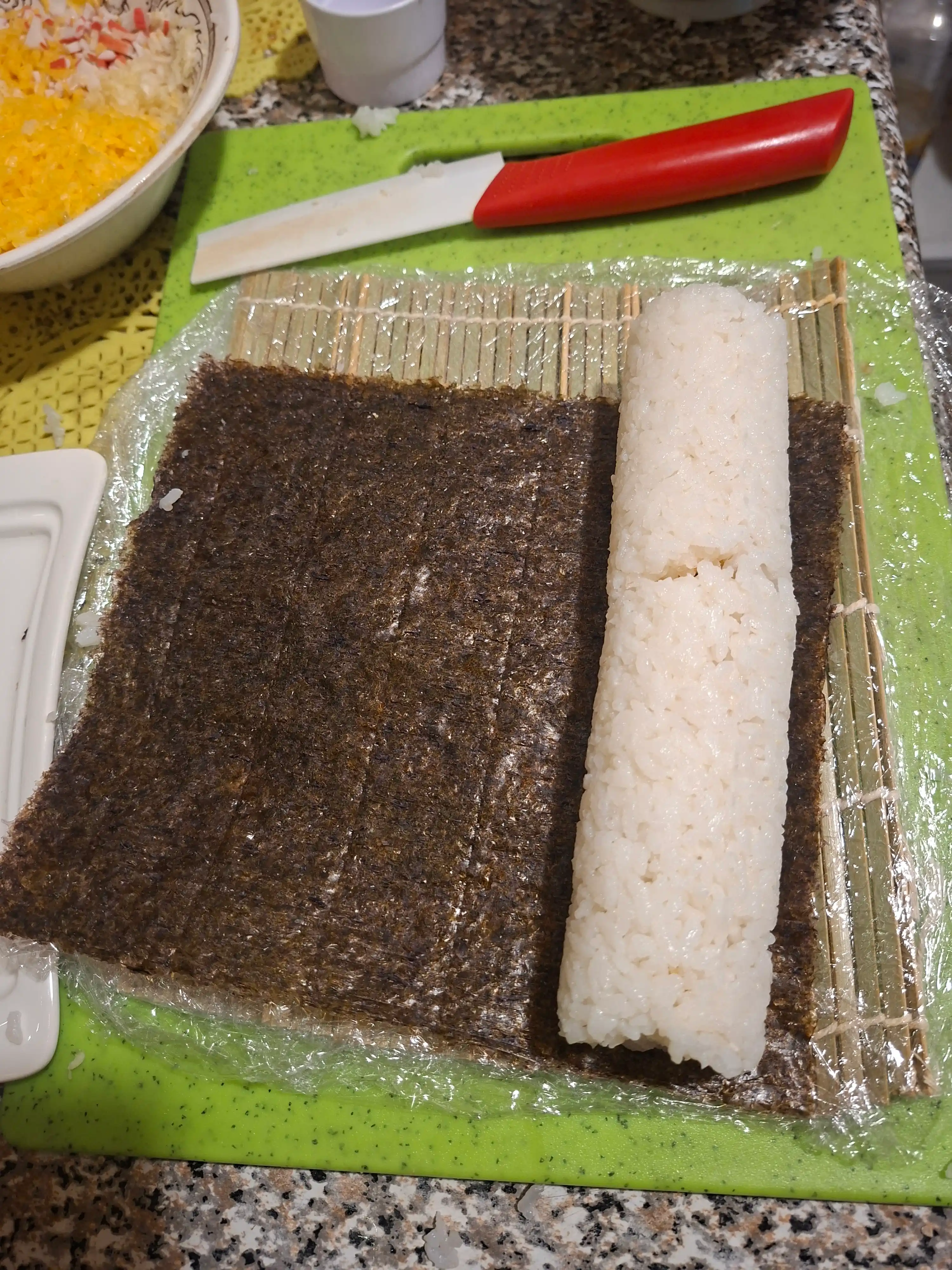 Roll va sushi tayyorlash uchun moslama Bazooka Sushi, rollarga shakl beruvchi apparat