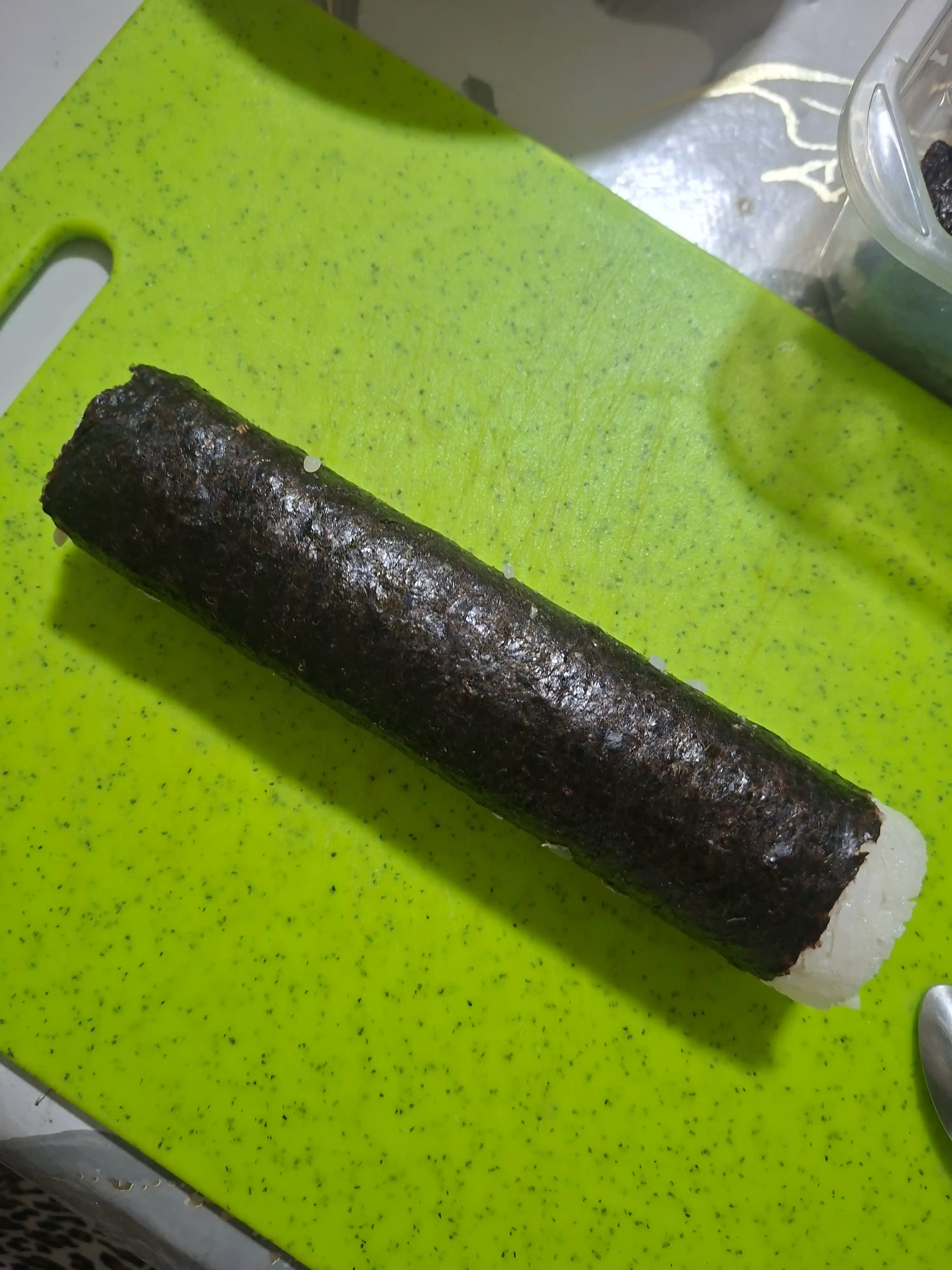 Roll va sushi tayyorlash uchun moslama Bazooka Sushi, rollarga shakl beruvchi apparat