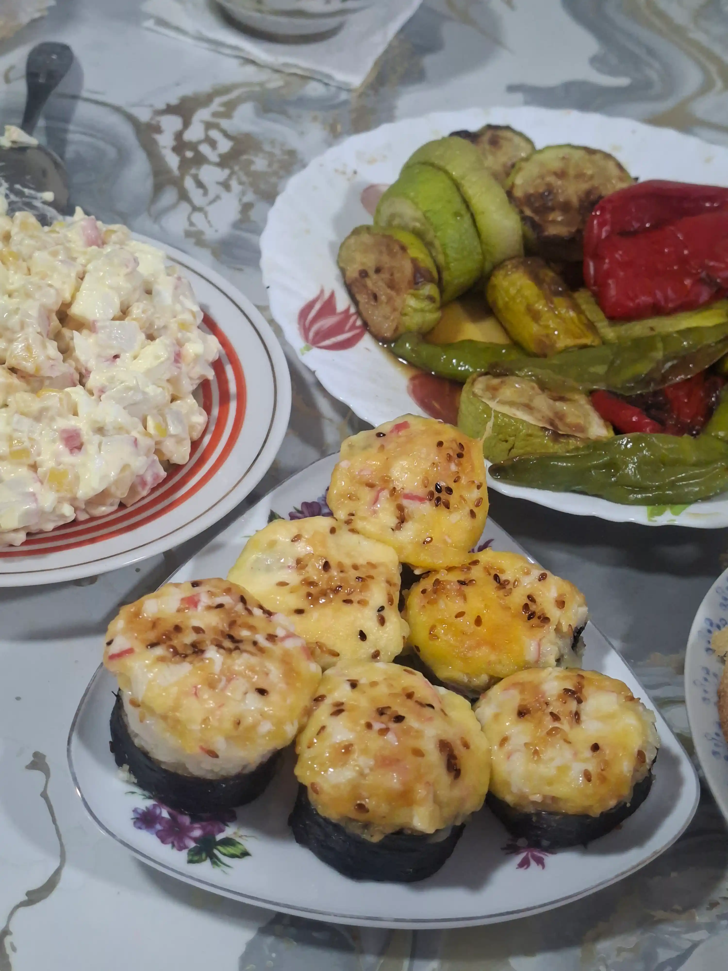 Roll va sushi tayyorlash uchun moslama Bazooka Sushi, rollarga shakl beruvchi apparat