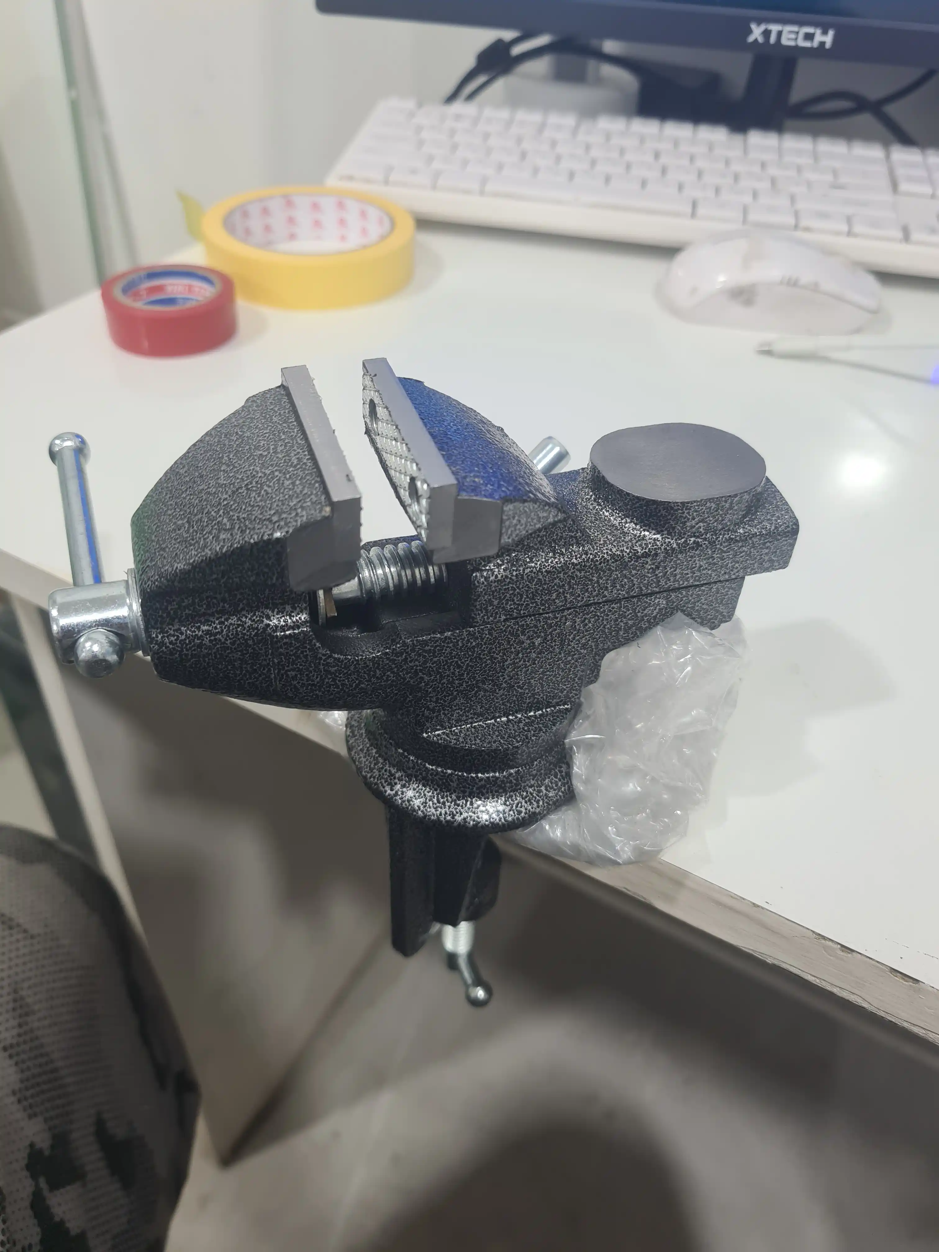 Тиски слесарные, столярные, поворотные, с наковальней, ширина губок 50mm, 60mm, 70mm, 80mm