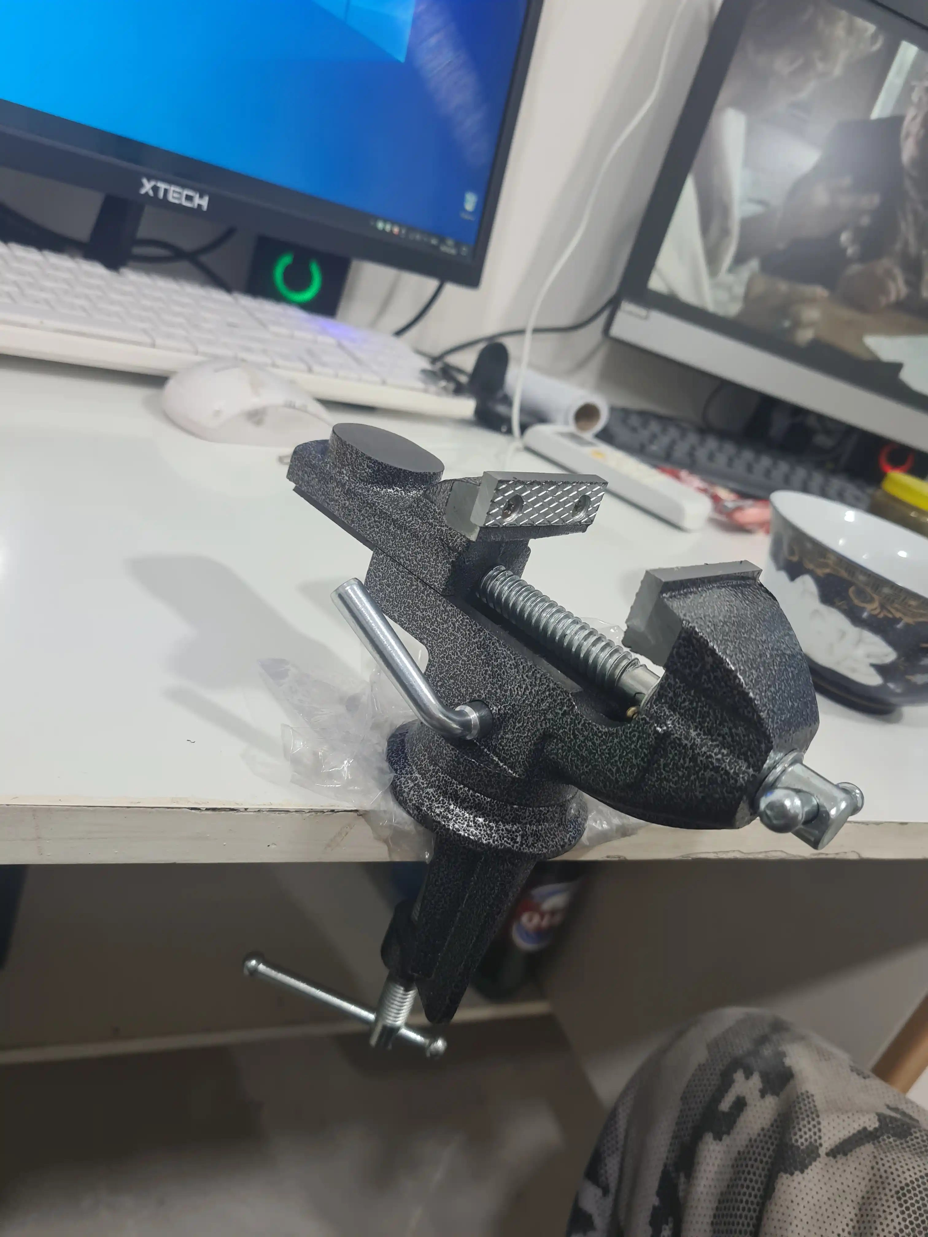 Тиски слесарные, столярные, поворотные, с наковальней, ширина губок 50mm, 60mm, 70mm, 80mm