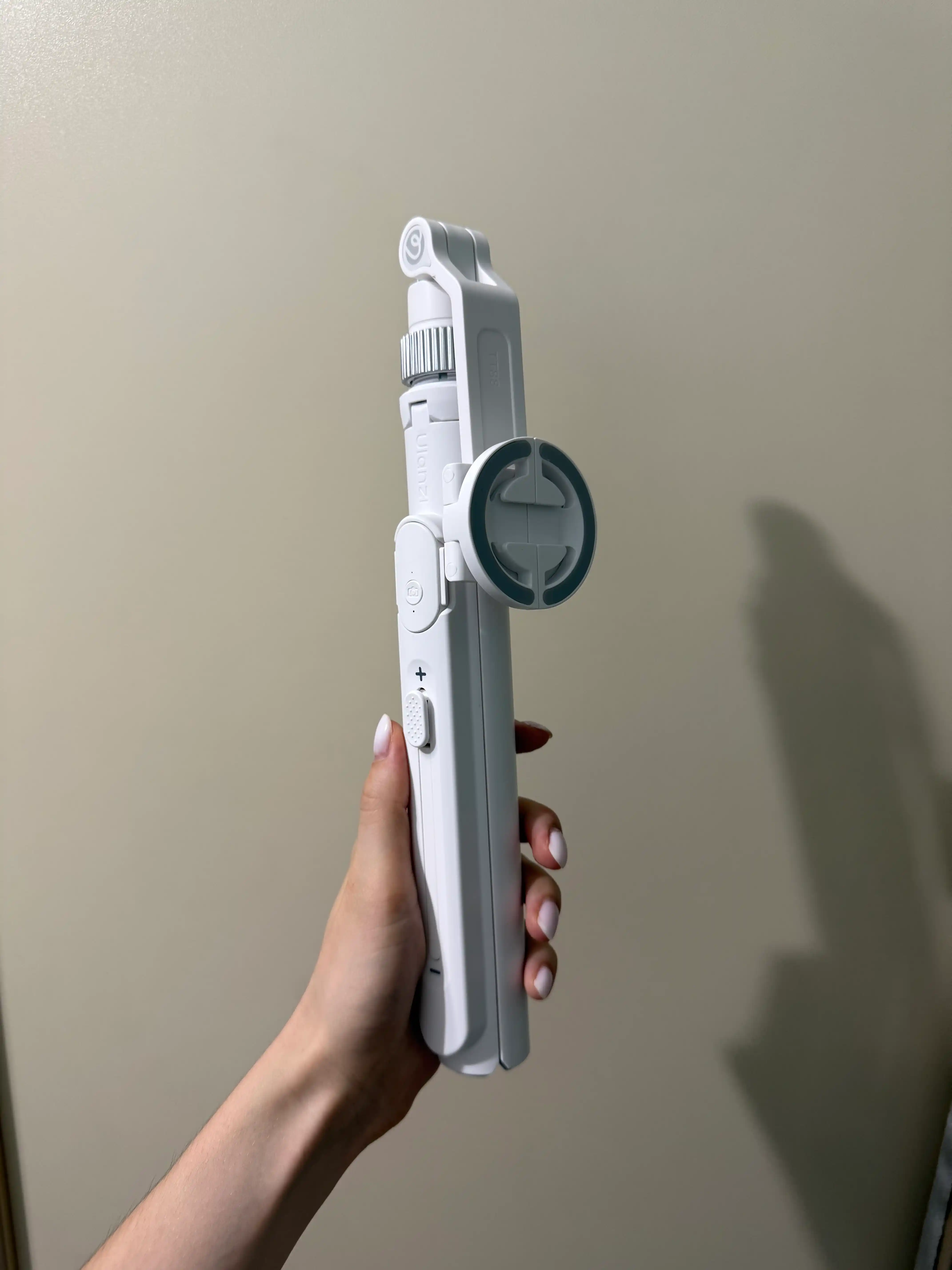 Ulanzi TT88 MagSafe — профессиональная 4-в-1 селфи-палка, с пультом и креплением Cold Shoe