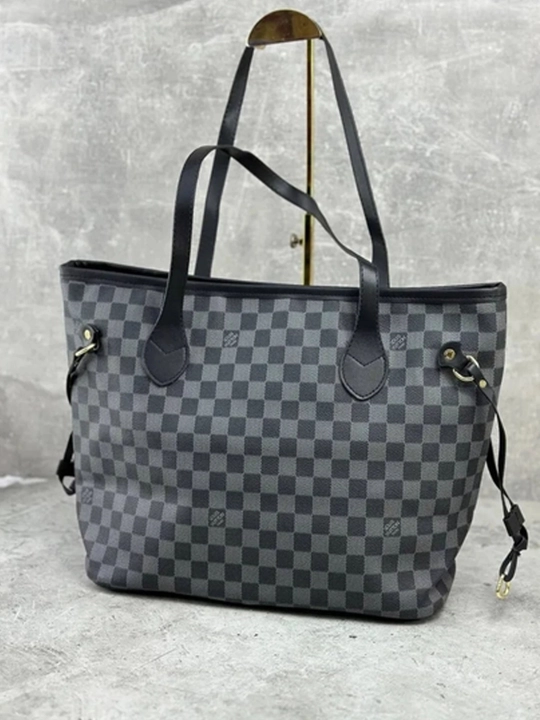 Ayollar uchun katta shopper sumka, eko charm, A4 sig‘adigan, yelkaga taqiladigan