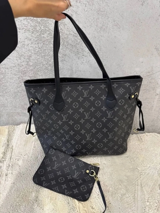 Ayollar uchun katta shopper sumka, eko charm, A4 sig‘adigan, yelkaga taqiladigan
