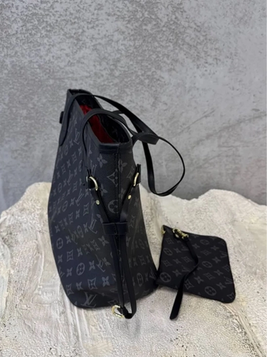 Ayollar uchun katta shopper sumka, eko charm, A4 sig‘adigan, yelkaga taqiladigan