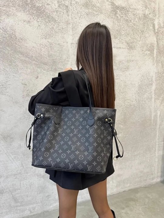 Ayollar uchun katta shopper sumka, eko charm, A4 sig‘adigan, yelkaga taqiladigan
