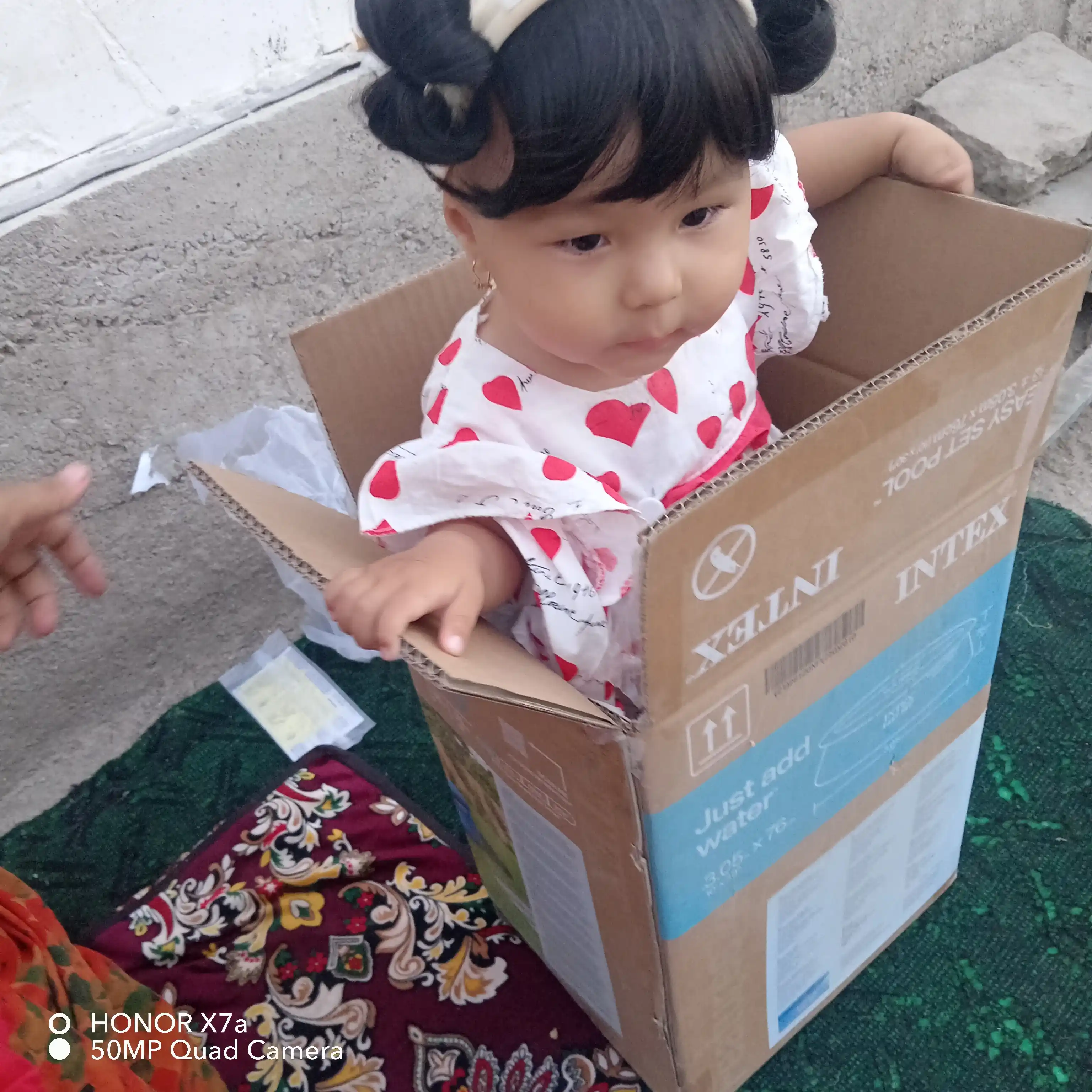 1 yoshdan 6 yoshgacha bo‘lgan qizlar uchun pariklar, aksessuarlar, bosh bog‘ichlari