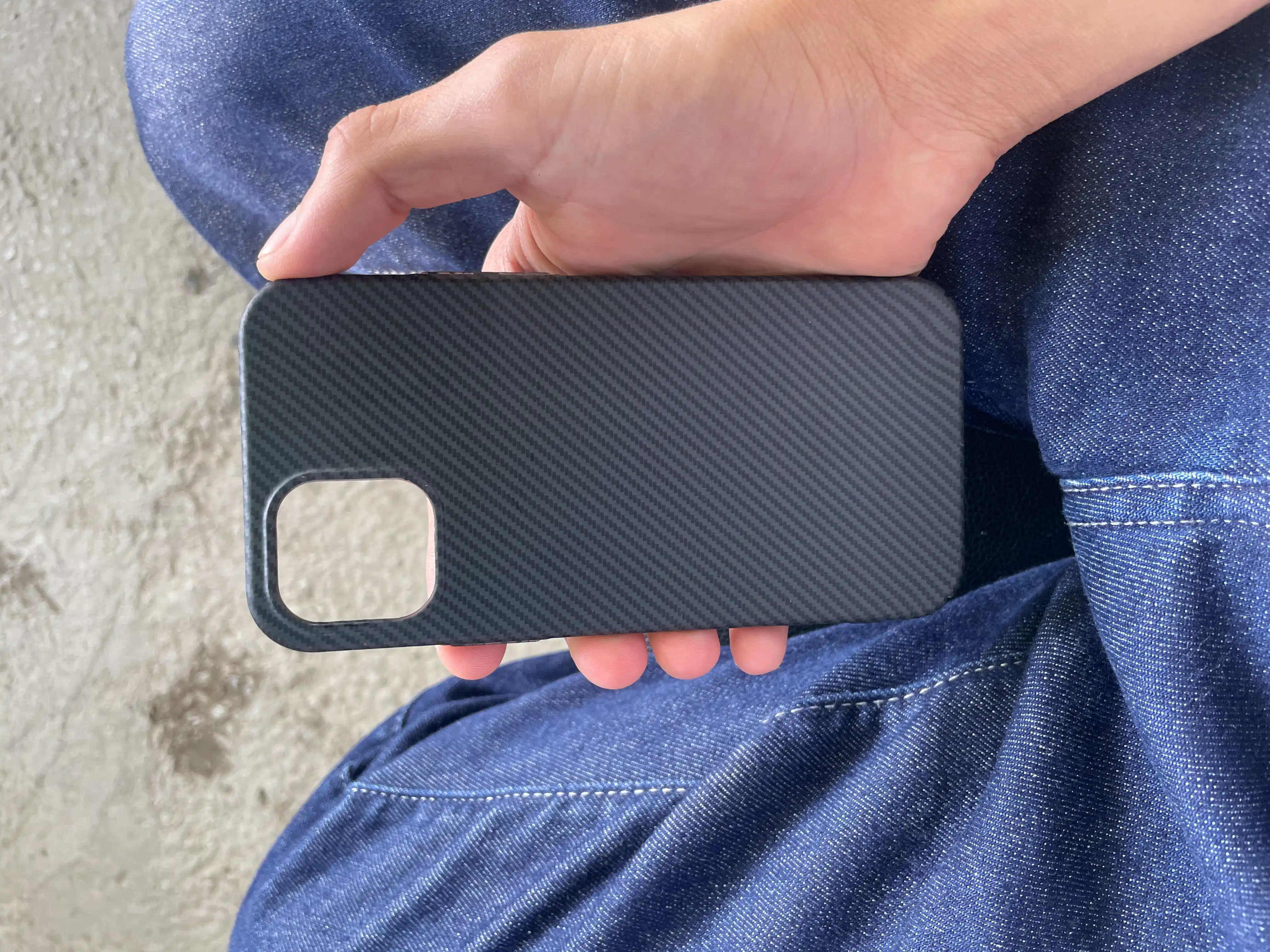 IPhone 11-17 Pro Max uchun MagSafe karbon g‘ilofi, yupqa, mustahkam himoya g‘ilofi