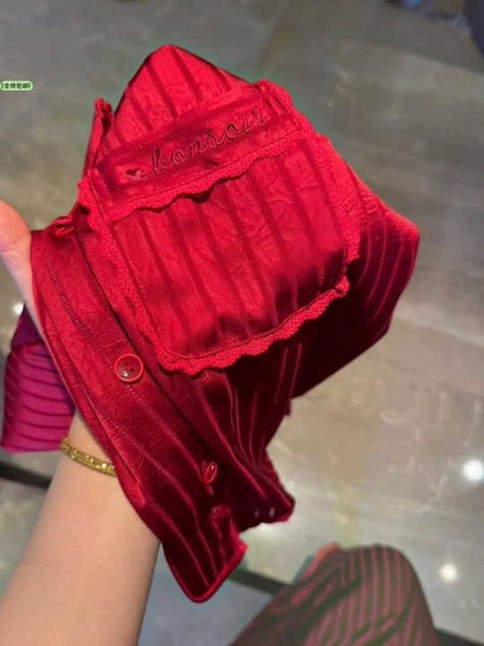 Ayollar uchun nafis pijama komplekti – uzun yengli, to‘r bezakli uyqu kiyimi razmer M-XXL