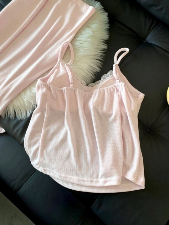 Ayollar uchun nafis pijama komplekti – uzun yengli, to‘r bezakli uyqu kiyimi razmer M-XXL