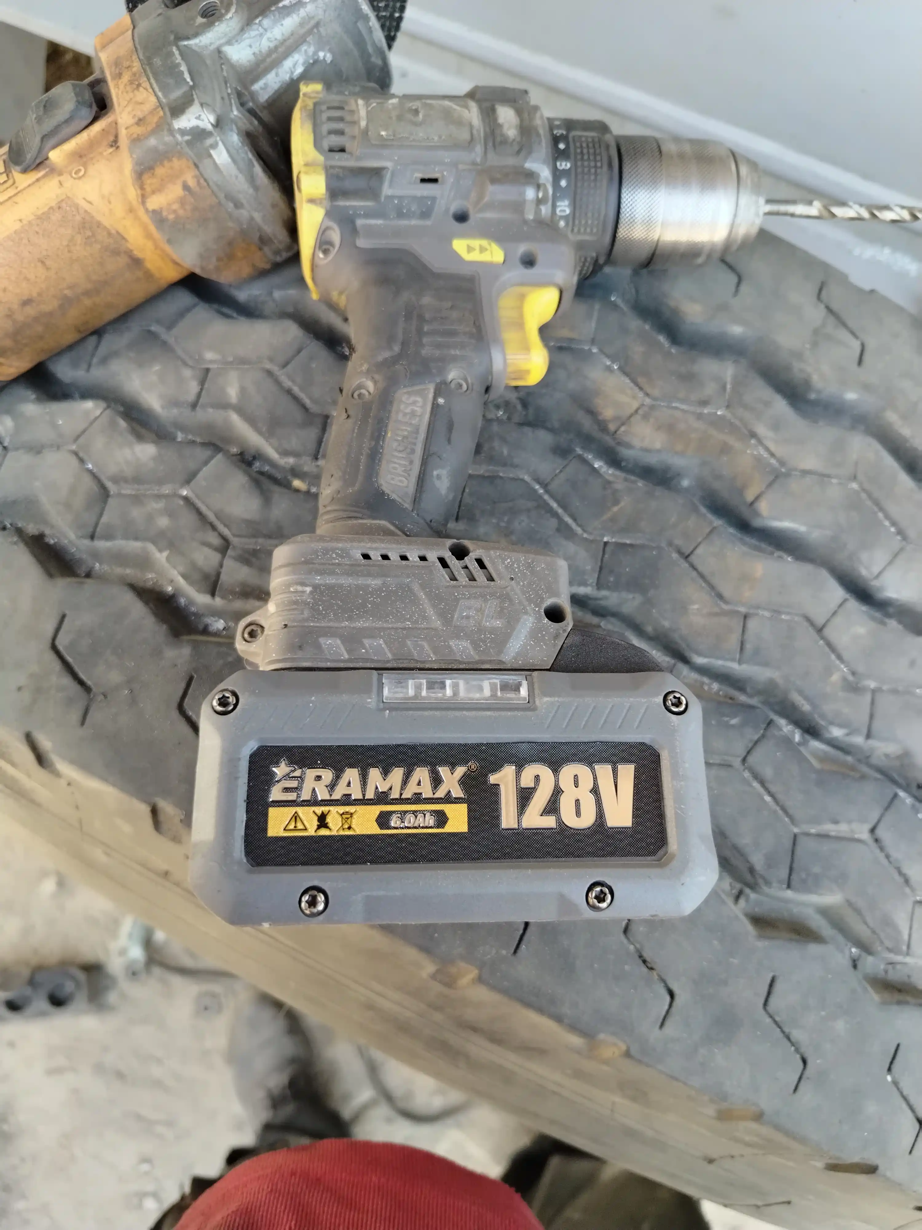Shurupovert va lazer uchun batareyka ERAMAX 128V 48V 24V 21V 18V
