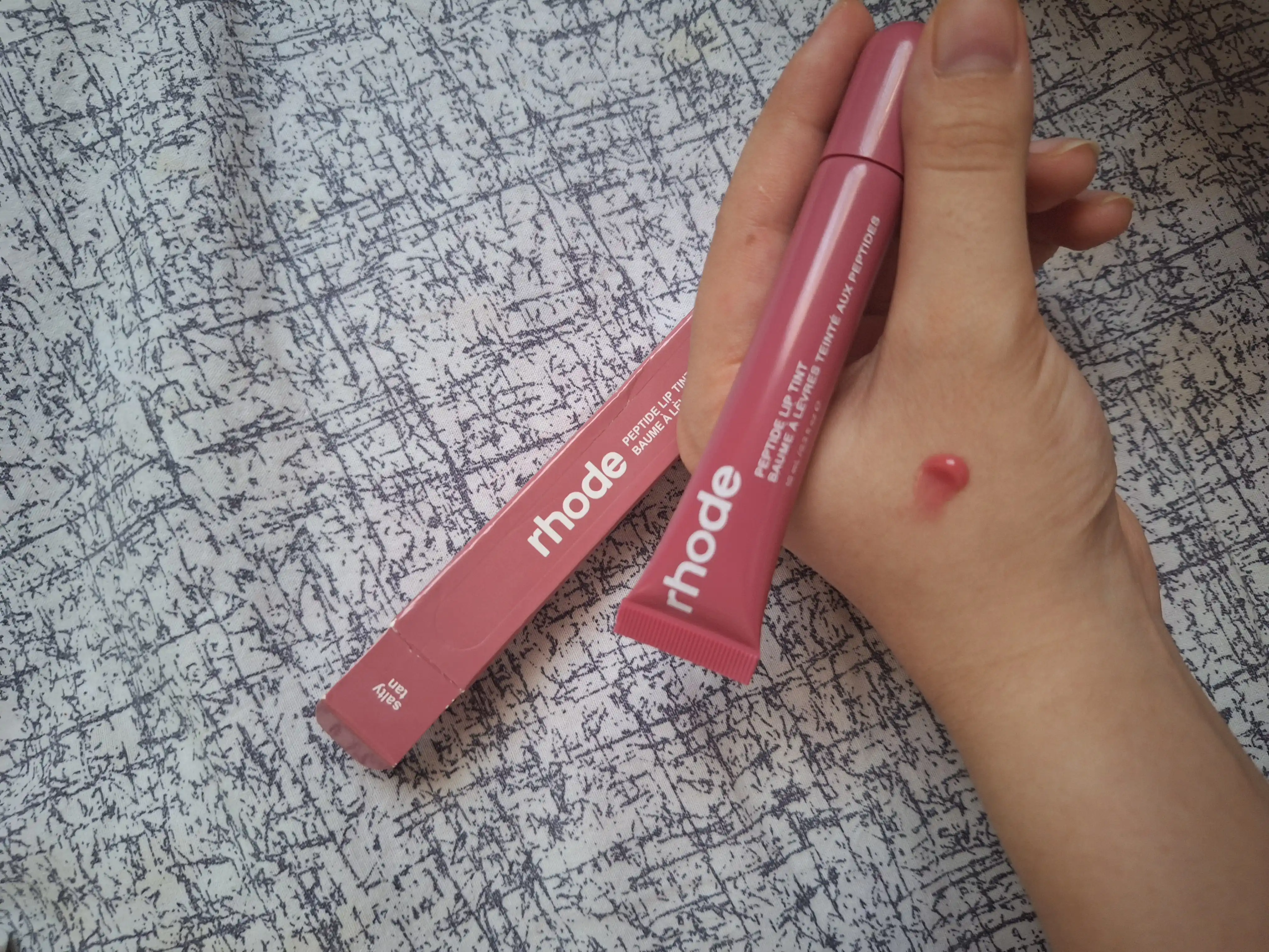 Rhode lab bo'yogi, tusi ozgartirilgan, suyuq, Peptide Lip Tint, 4 ta rang