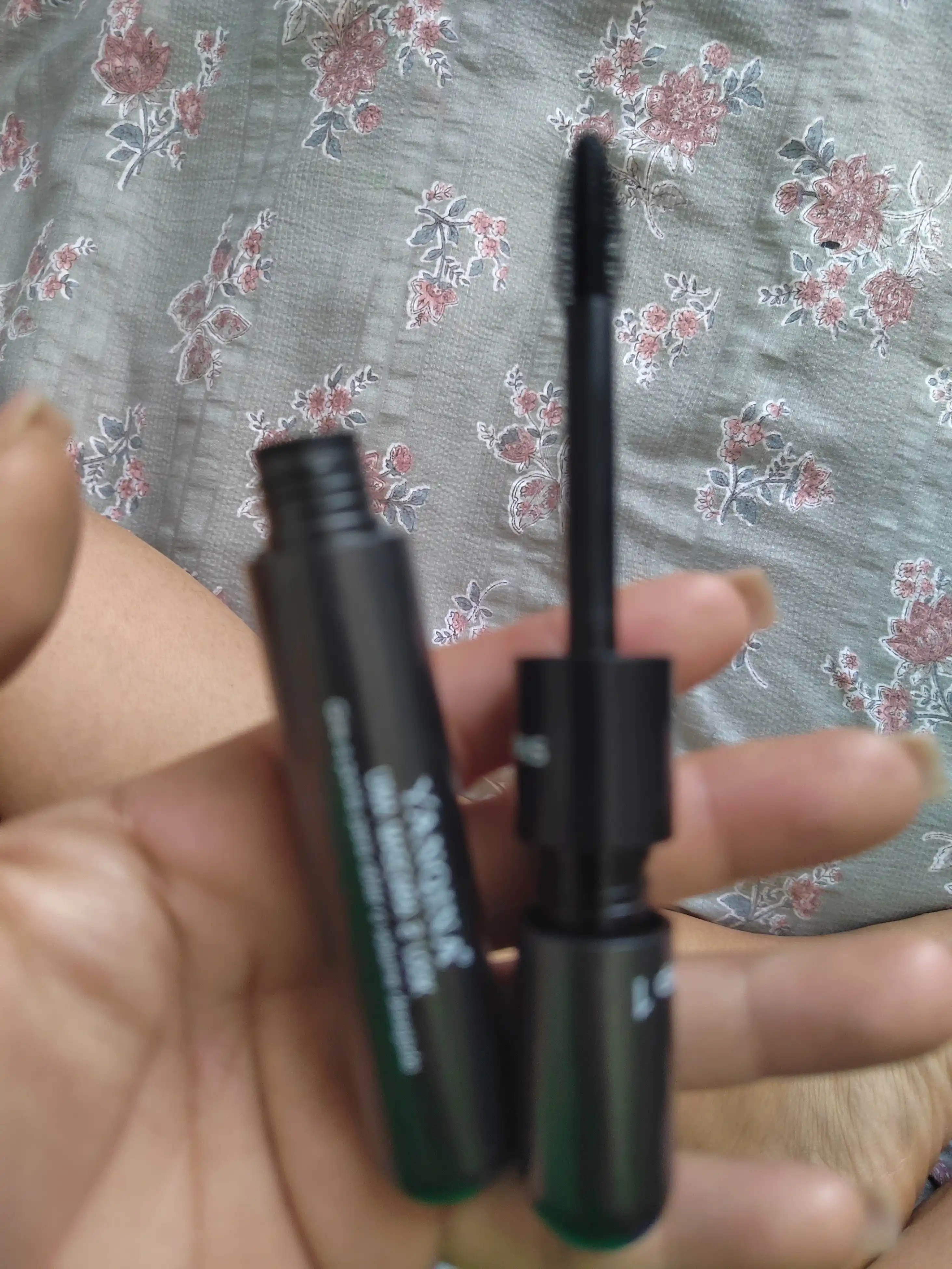 Kipriklar uchun tush 4D professional, suvga chidamli, qora, 2 ta cho'tka, 10 g