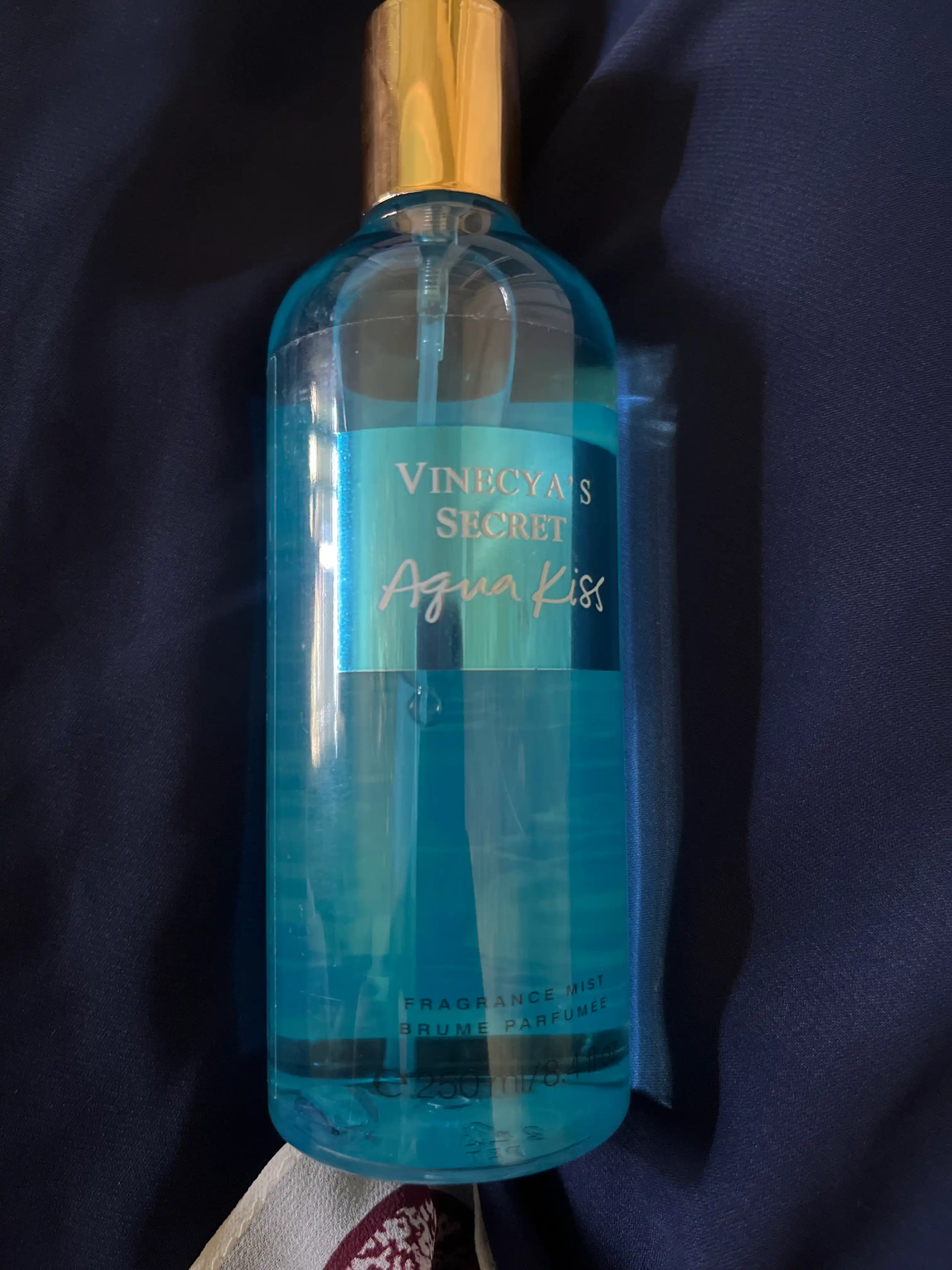 Parfyumlangan tana spreyi suvi Victoria's Secret Spreyi Aqua Kiss Rush, Shimmer, 250 ml