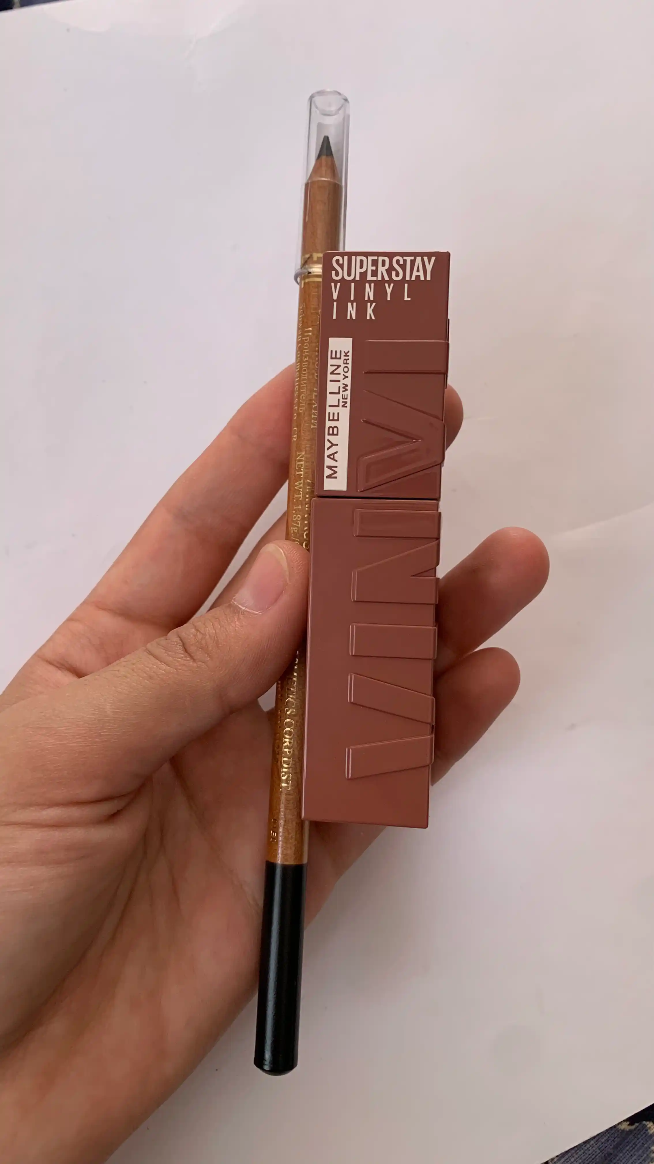 Помада Vinyl Ink 35 Cheeky Maybelline New York, жидкая, стойкая и глянцевая