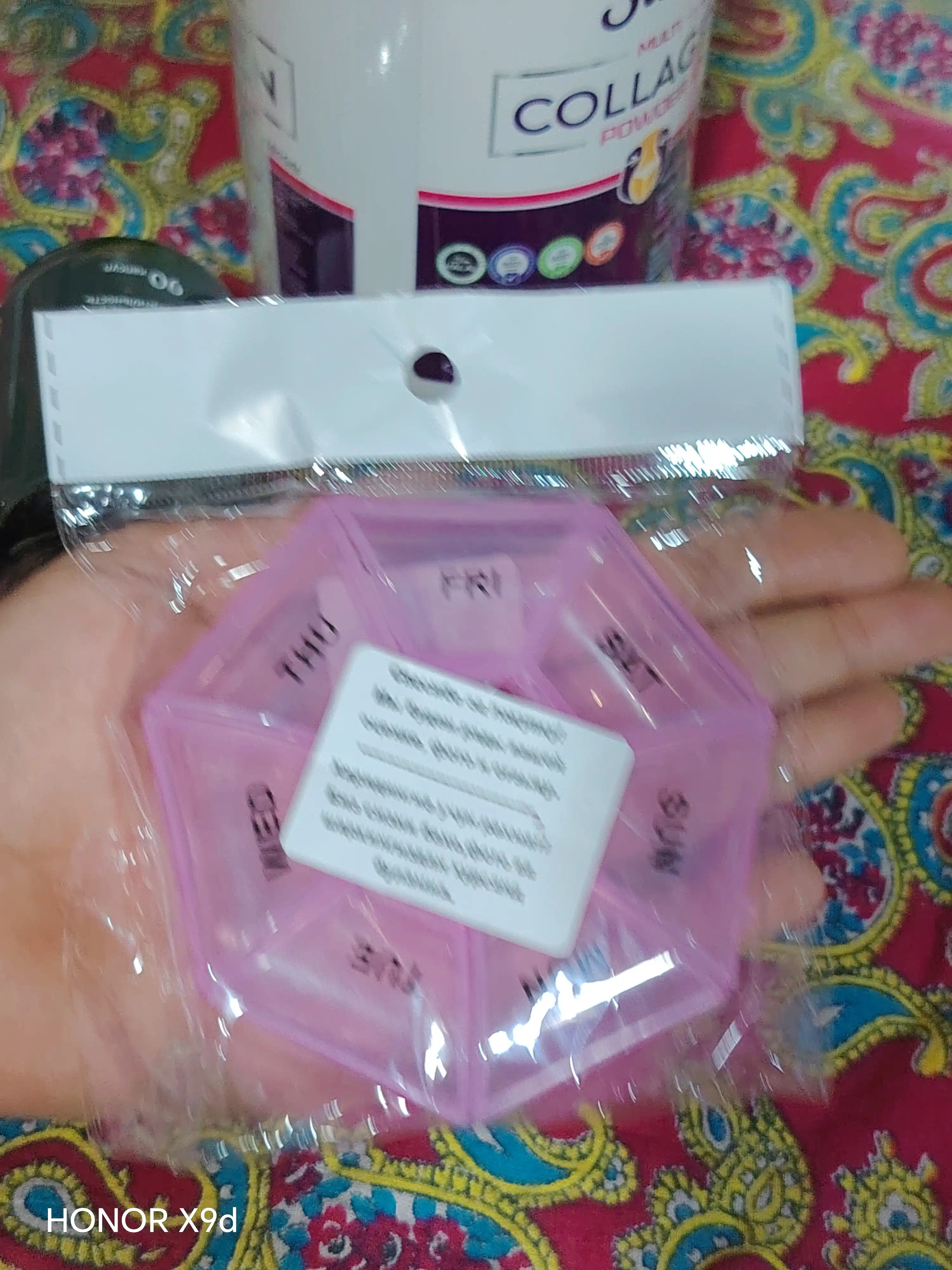 Tabletkalar, dorilar, vitaminlar, badlar, mayda-chuydalar uchun organayzer, 7 ta bo‘lim