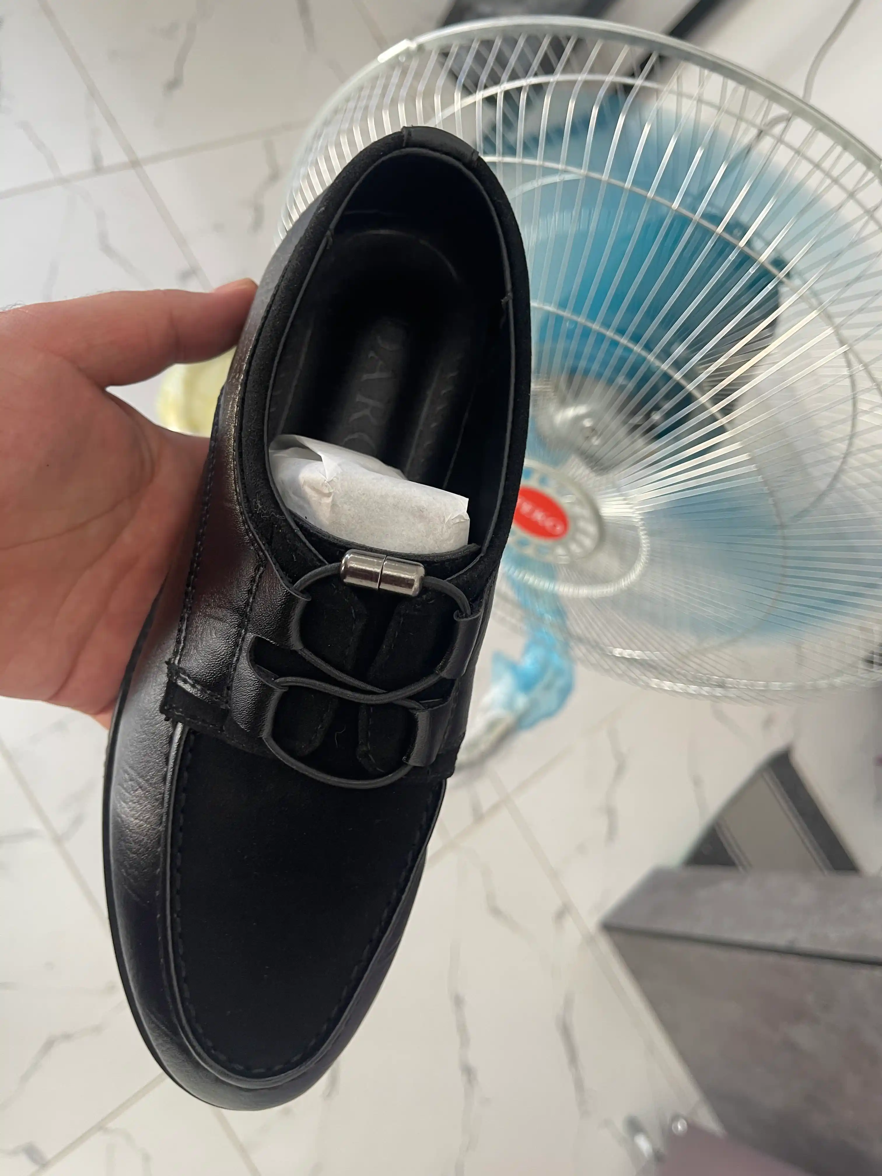 Erkaklar oyoq kiyimlari, oyoq kiyimlar erkaklar, makasima erkaklar uchun, cheshkalar erkaklar