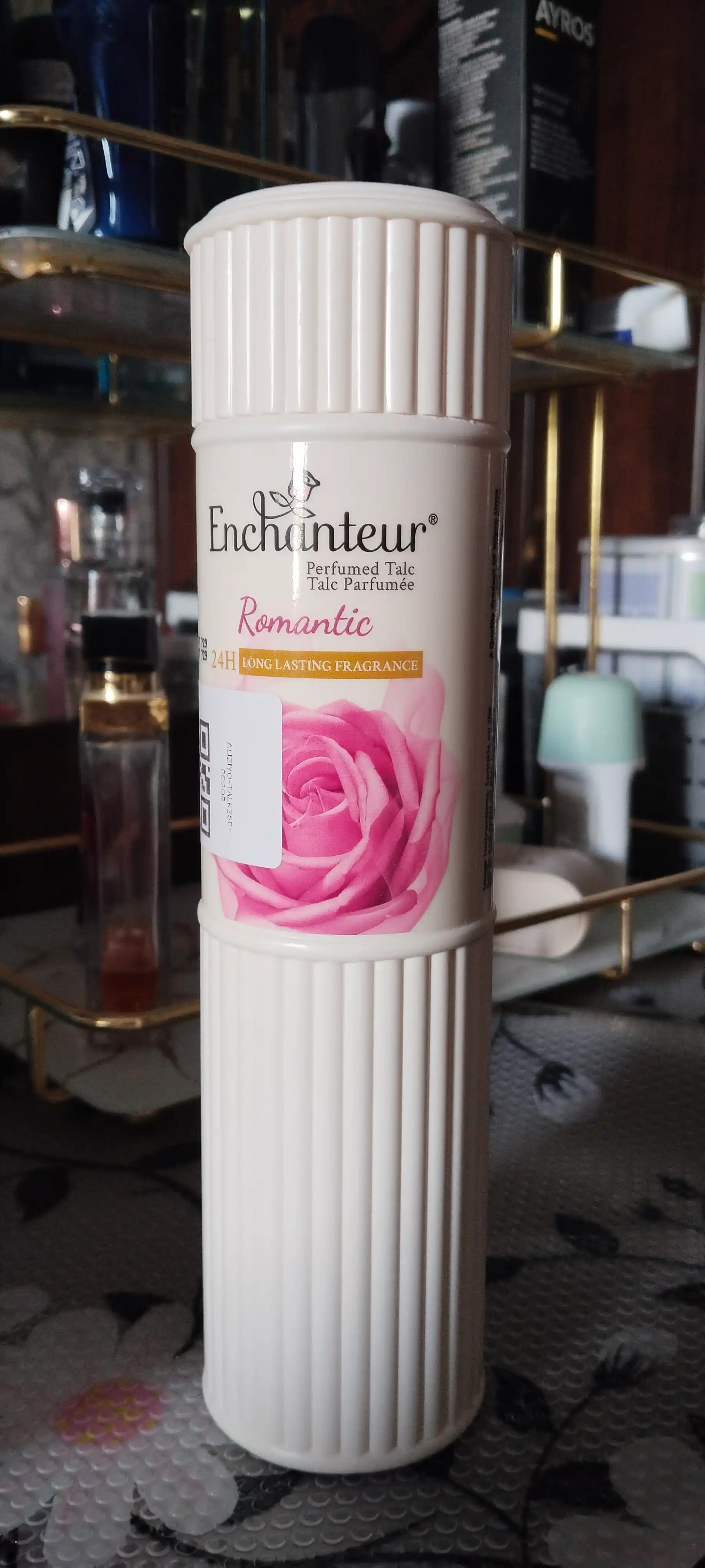 Parfumerlangan talk Enchanteur Romantic, 250 g, tana uchun kukun