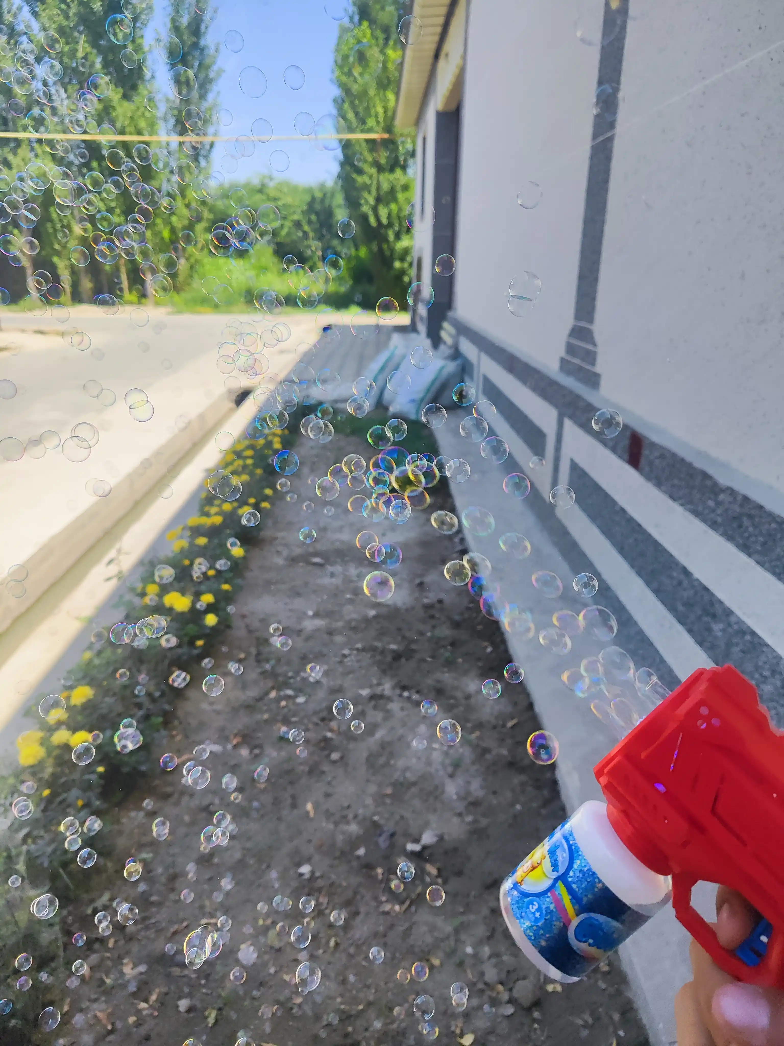 Sovun pufakchalari uchun Bubble Gun to‘pponcha, avtomatik, LED bilan, bolalar o‘yinchog‘i