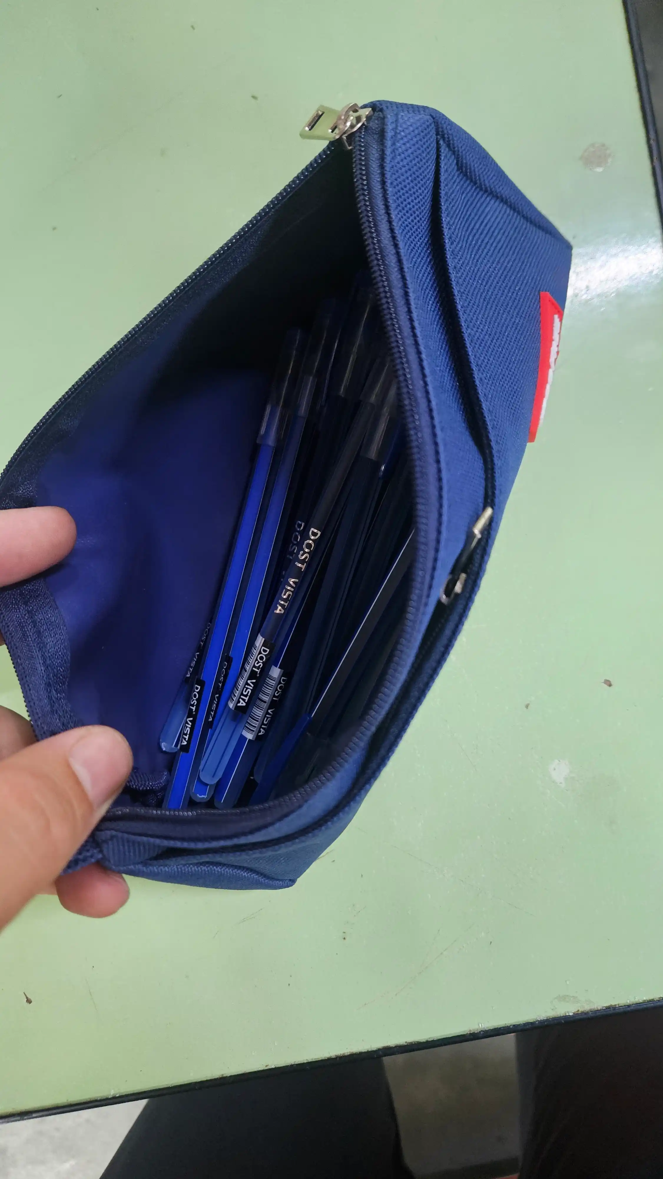 Maktab qalamdoni penal 70+ buyum uchun, Oxford 600D, 2 bo‘limli, telefon sig‘adi