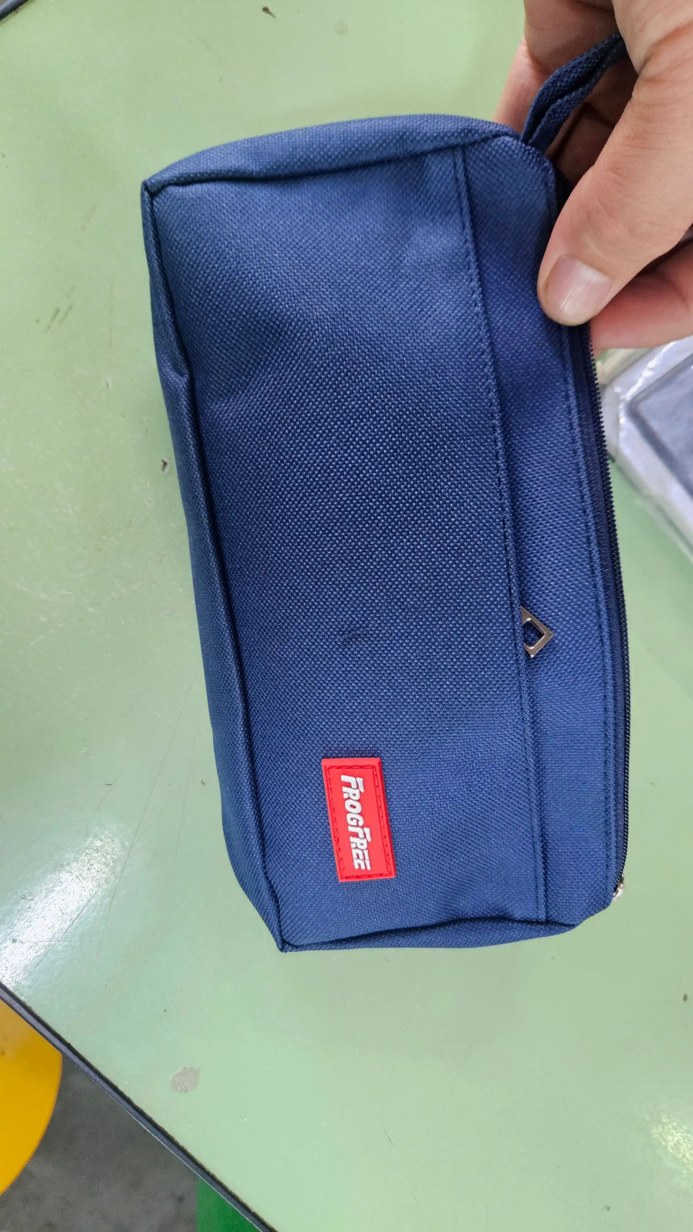 Maktab qalamdoni penal 70+ buyum uchun, Oxford 600D, 2 bo‘limli, telefon sig‘adi