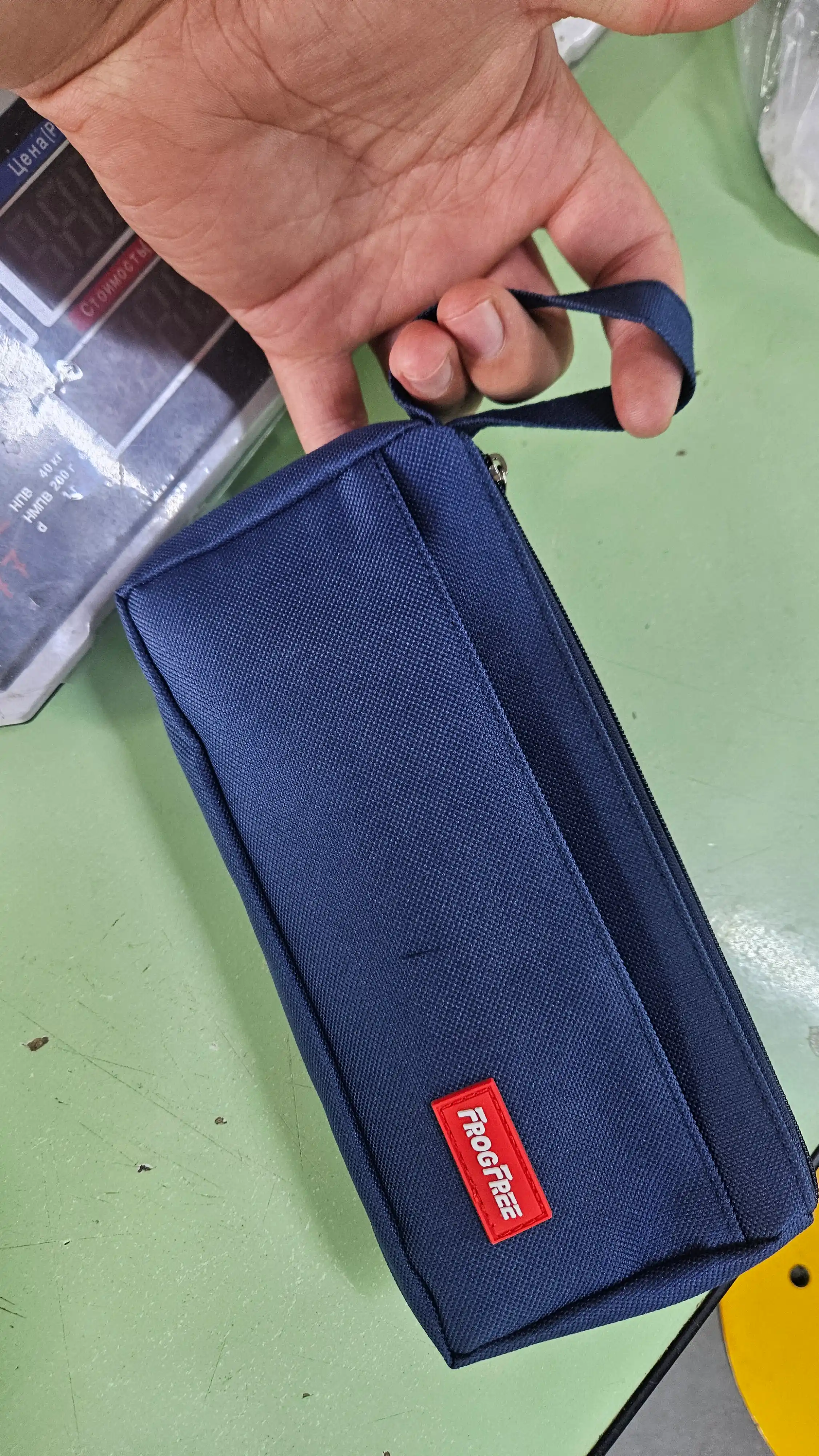Maktab qalamdoni penal 70+ buyum uchun, Oxford 600D, 2 bo‘limli, telefon sig‘adi