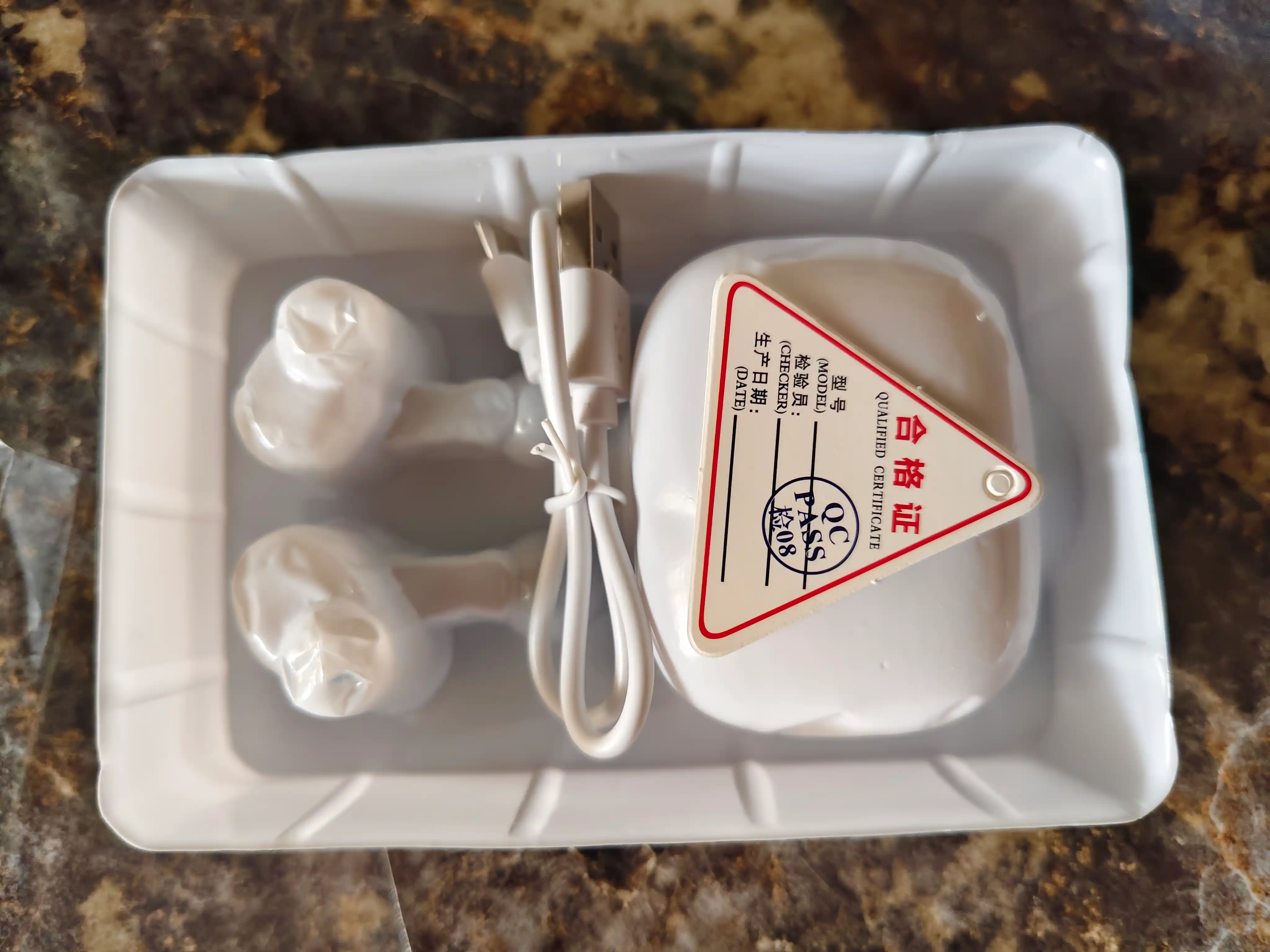E100 TWS simsiz Bluetooth quloqchin, Bluetooth 5.3, zaryad qutisi bilan