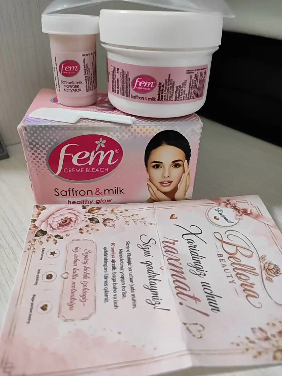 Fem Saffron & Milk oqartiruvchi krem, yuz va qosh tuklarini oqartirish uchun