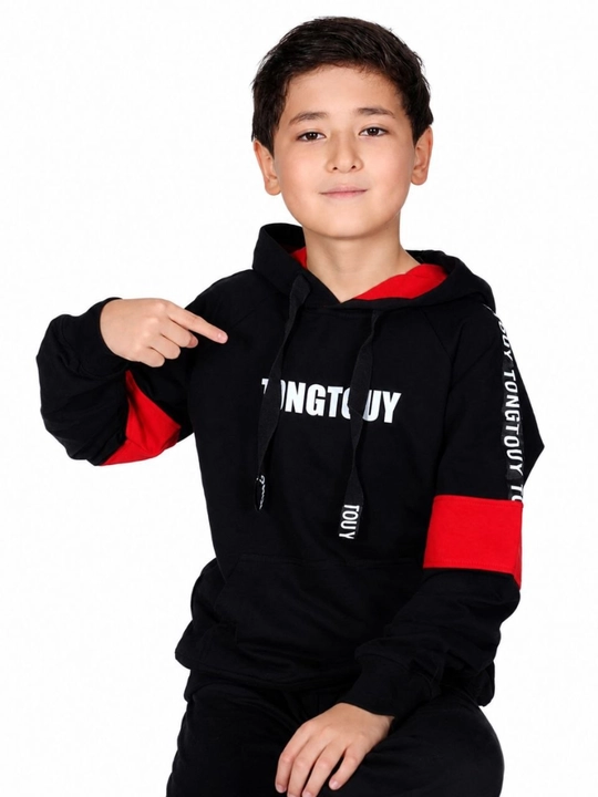 13–15 yoshli o‘smirlar uchun kapyushonli ko‘ylak va shimdan iborat  sport kostyumi