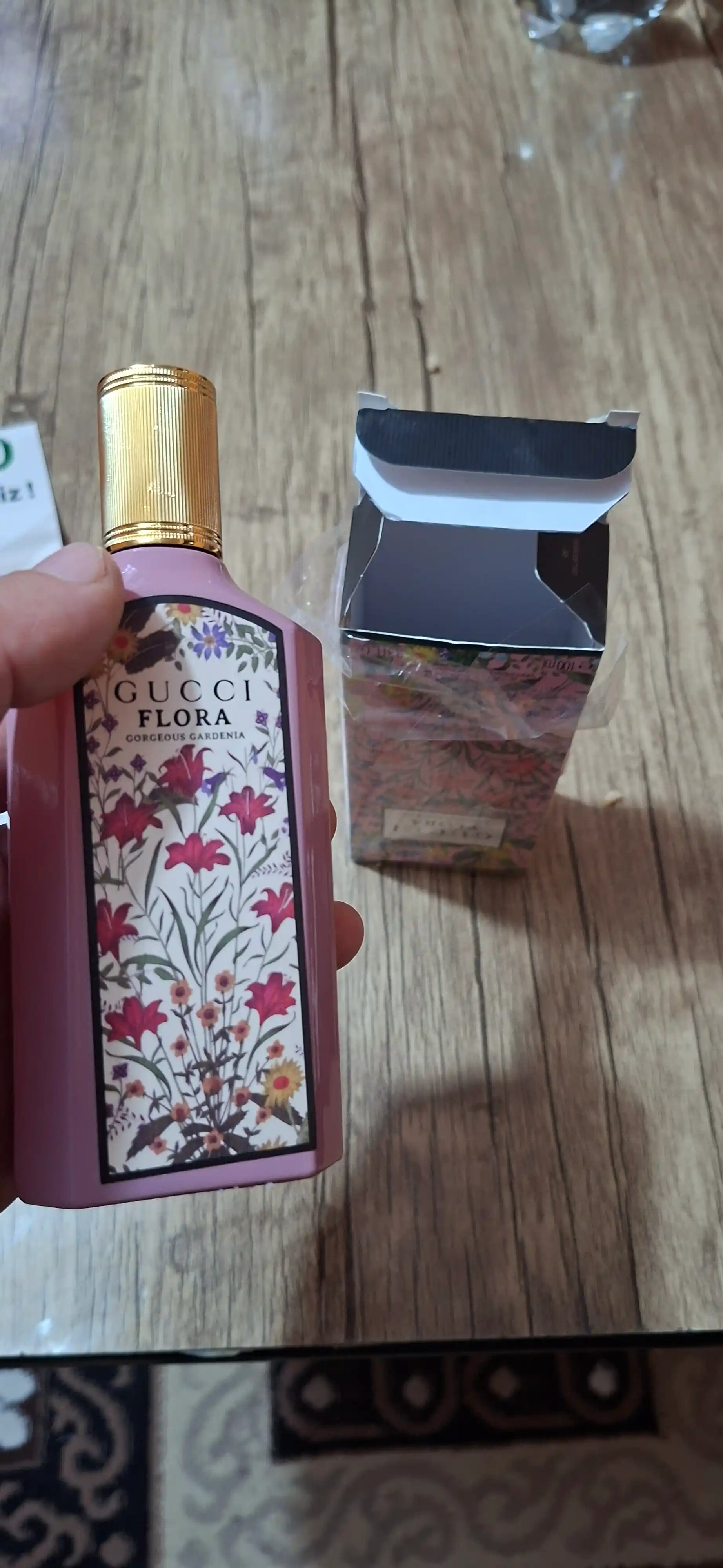 Gucci Flora, 100 мл, женский парфюм, стойкость 1–2 дня