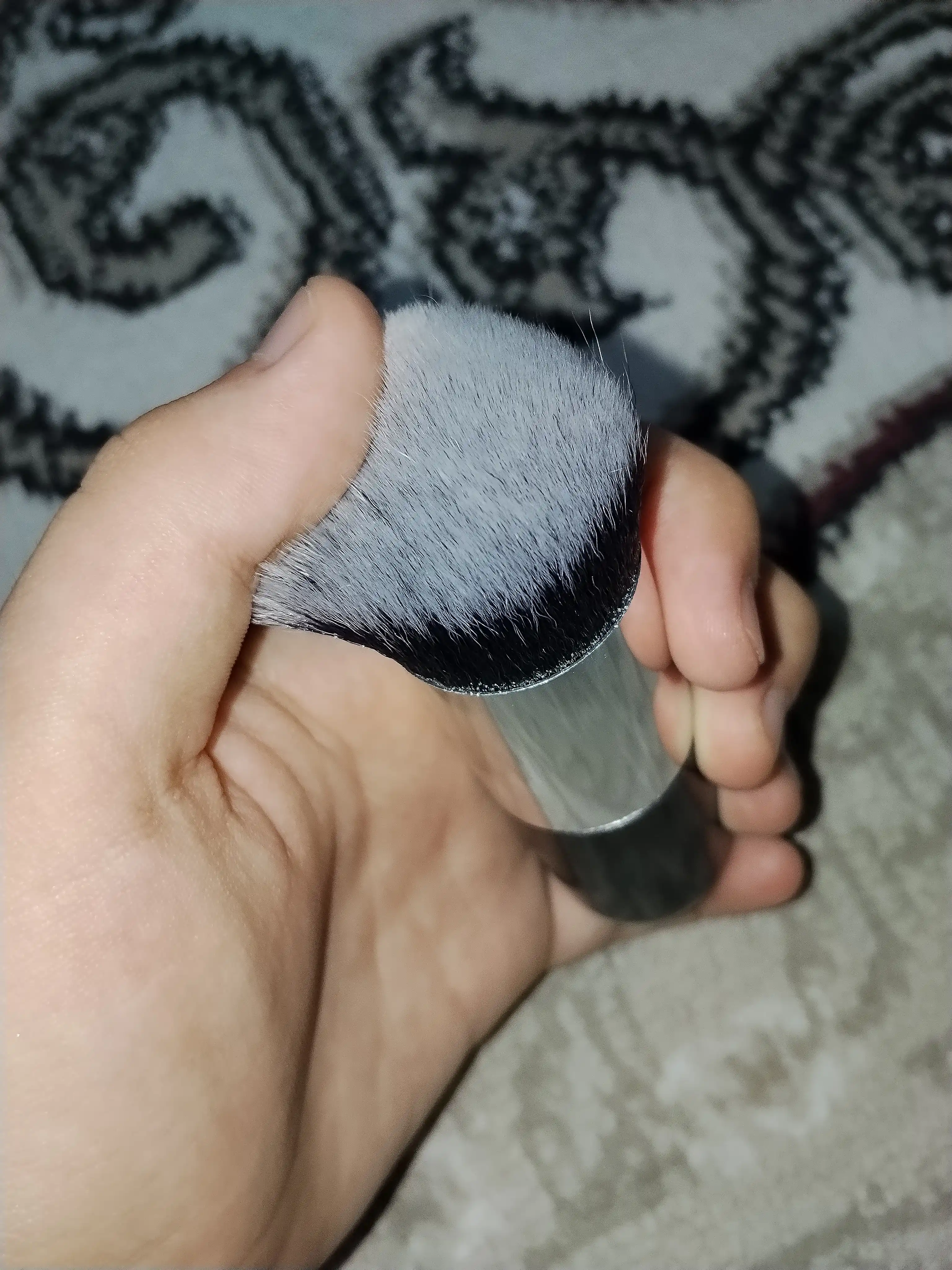 Tonal krem qo'llash uchun cho'tka, upa va rumyana uchun