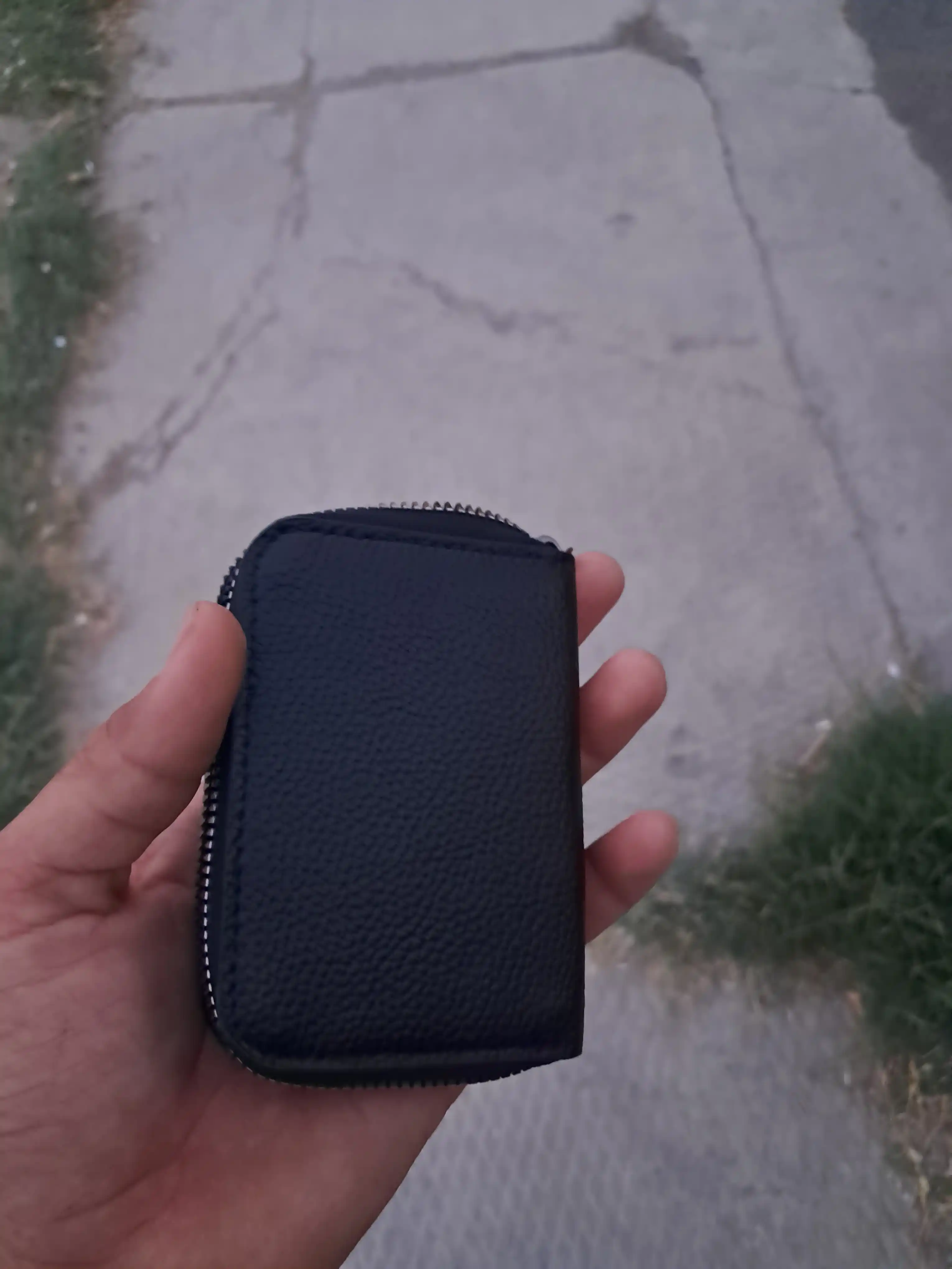 Hamyon, karta saqlagich, O‘lchami 11 sm x 8 sm