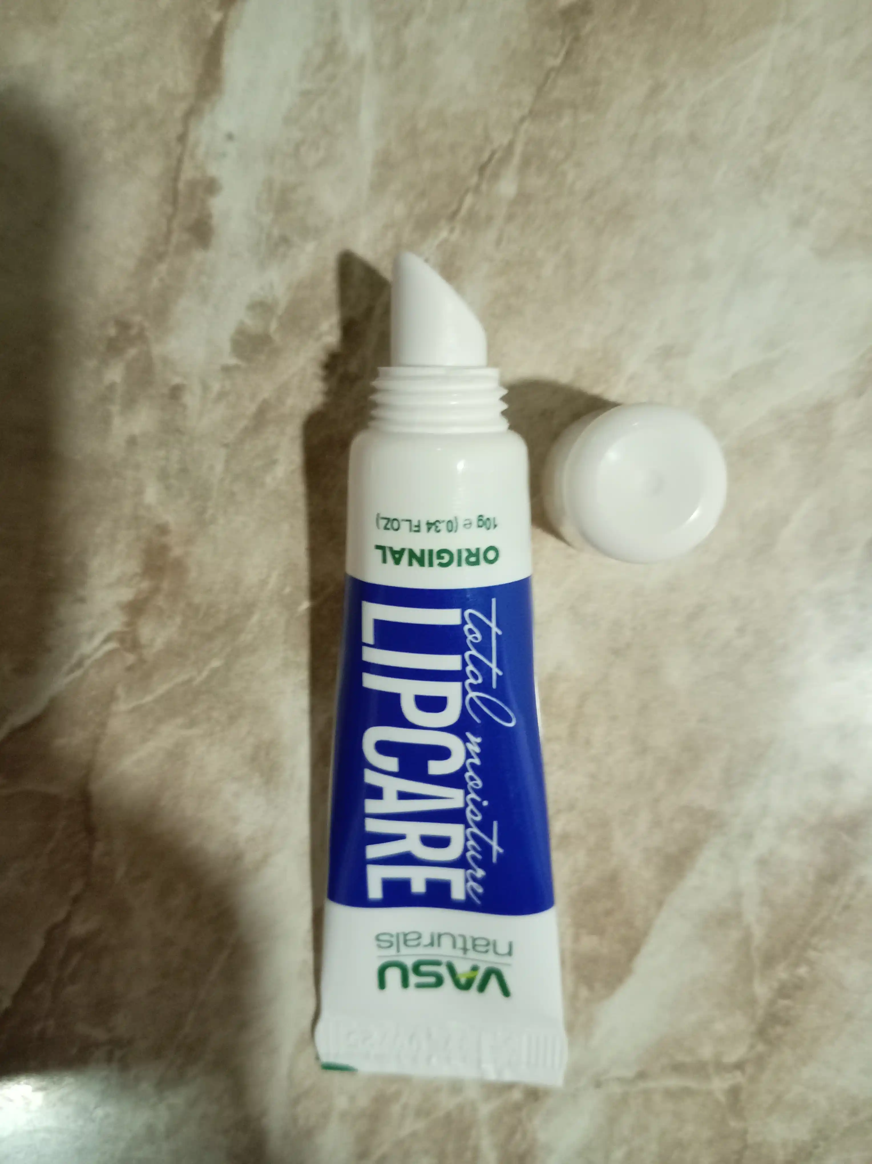 Vasu Lipcare 10 g lab balzami — namlantirish, oziqlantirish, quruqlikdan himoya