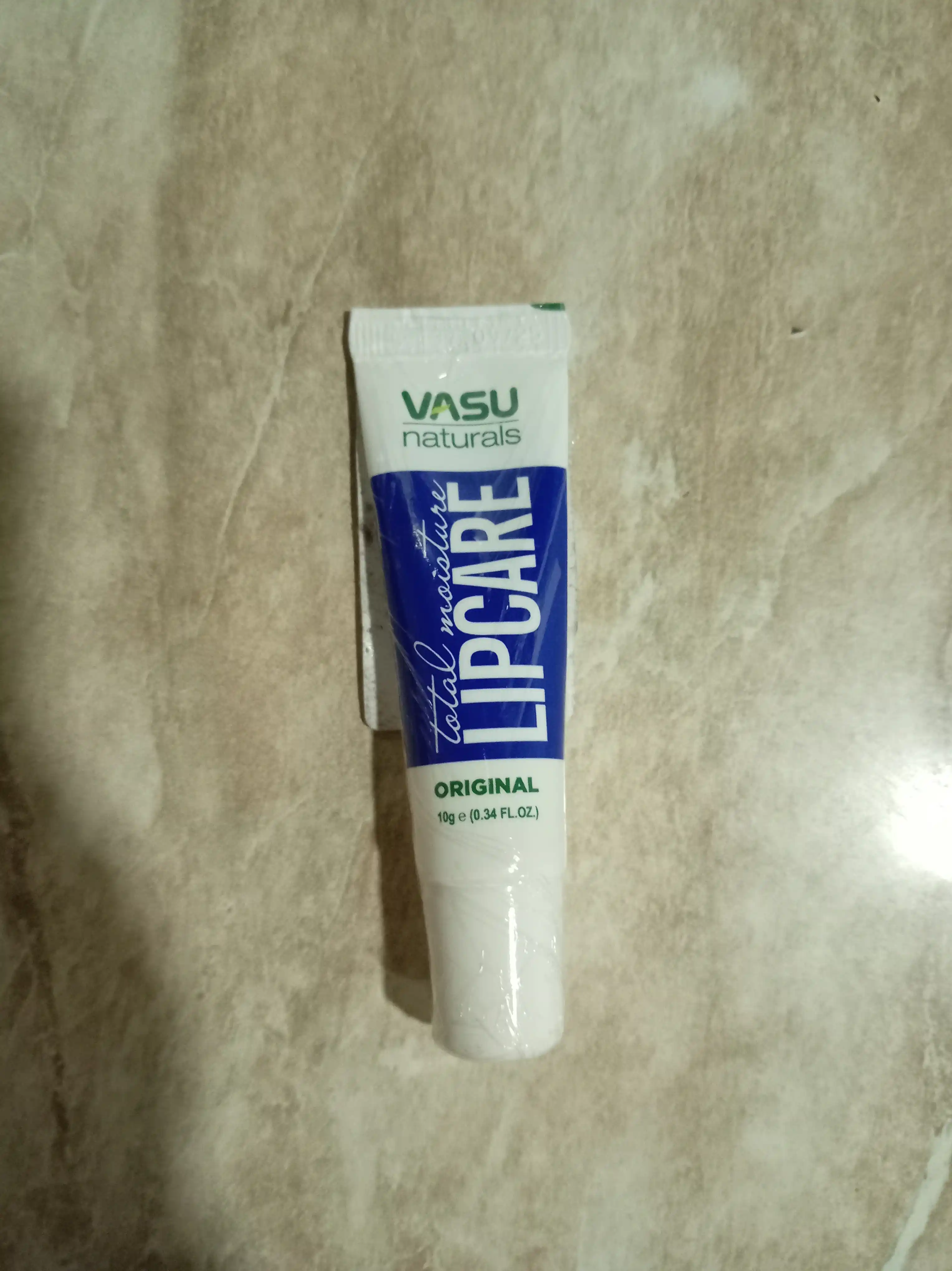 Vasu Lipcare 10 g lab balzami — namlantirish, oziqlantirish, quruqlikdan himoya