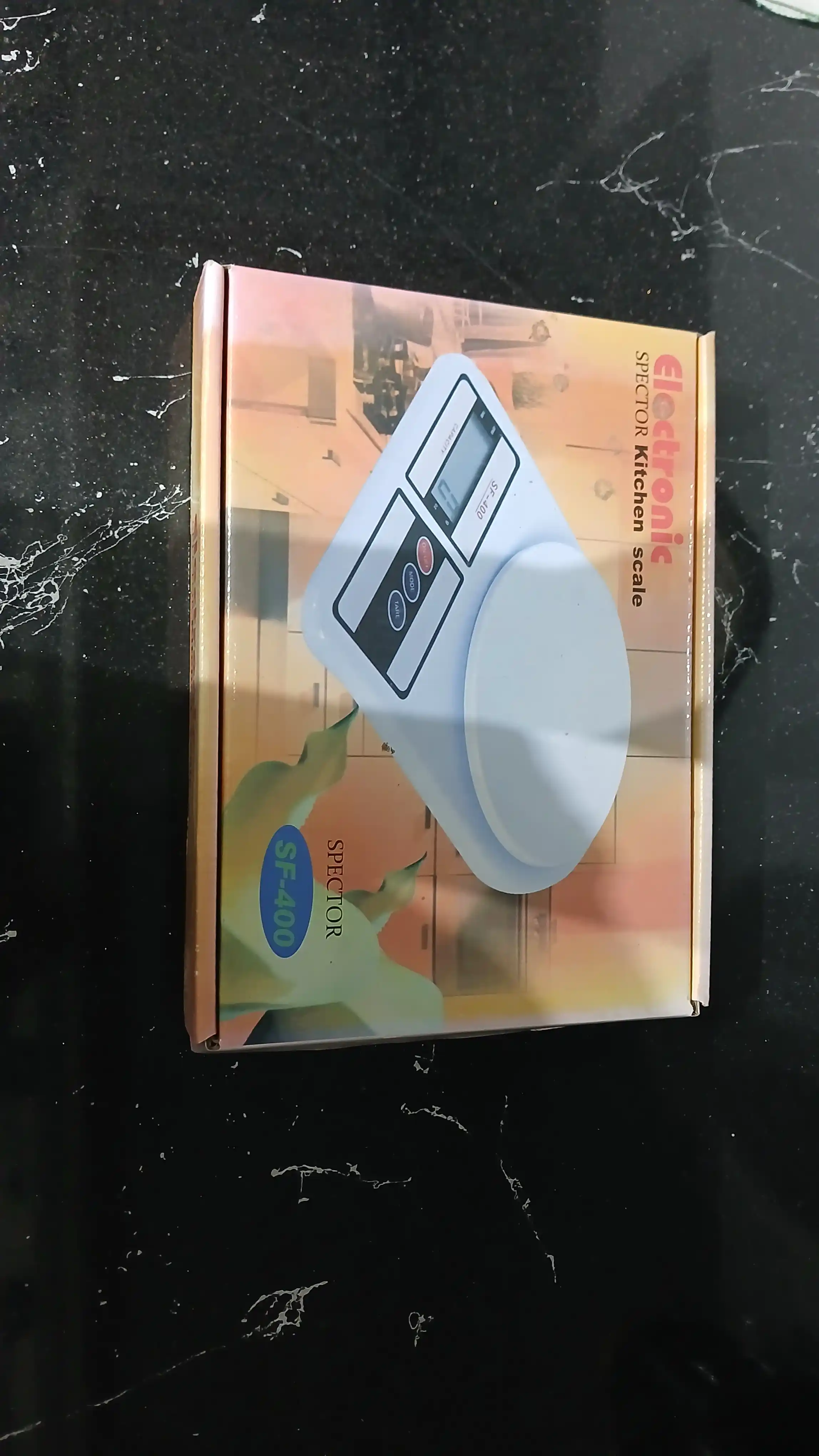 10 kg gacha bo‘lgan elektron oshxona tarozisi, akkumulyatorlar bilan jihozlangan