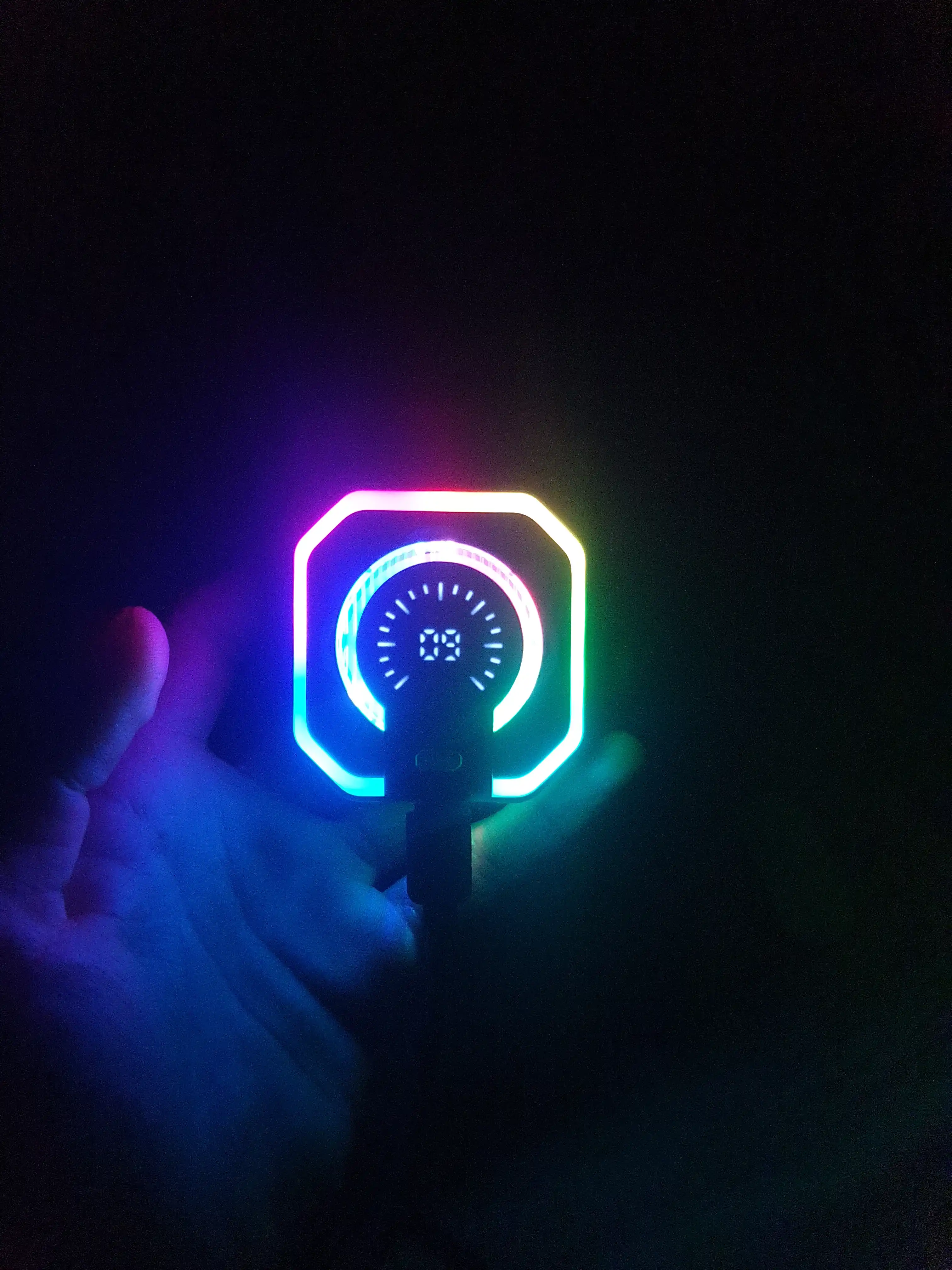 Кулер для телефона магнитный с RGB подсветкой, скорость вращения 8000 об/мин JS86